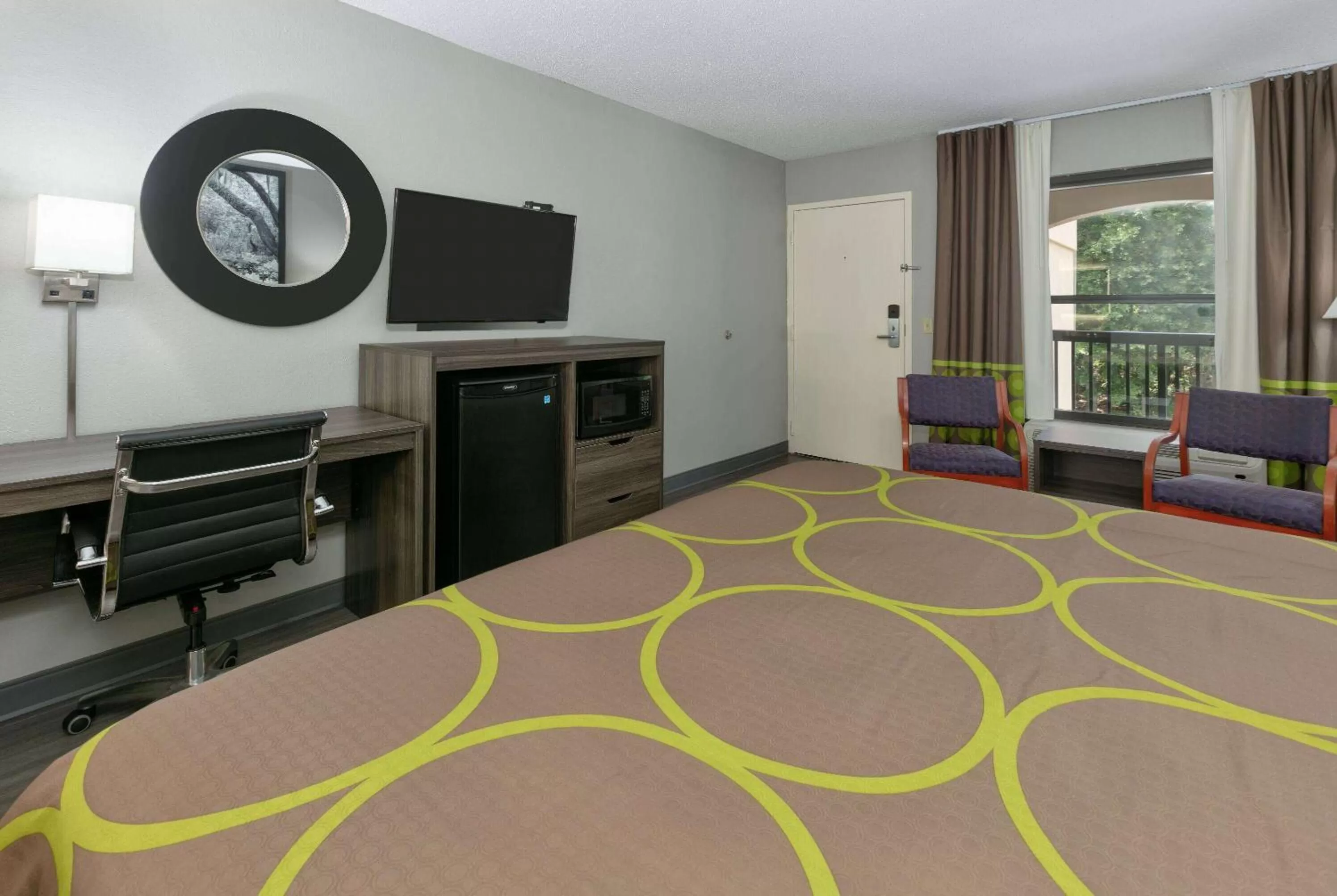 Photo of the whole room, Bed in Super 8 by Wyndham Diberville Biloxi Area