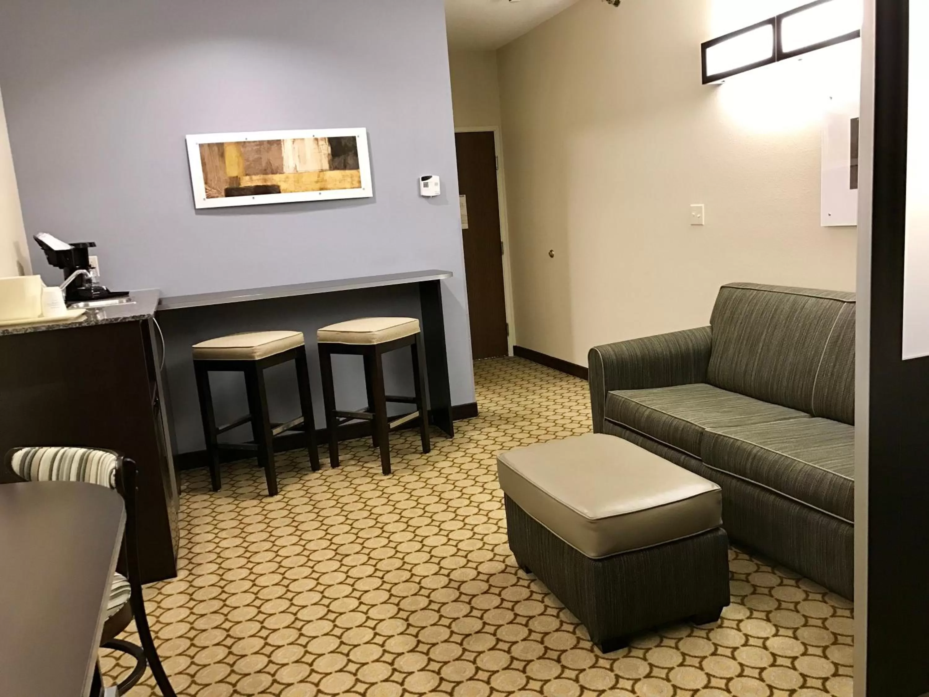 Seating area in Microtel Inn and Suites Elkhart