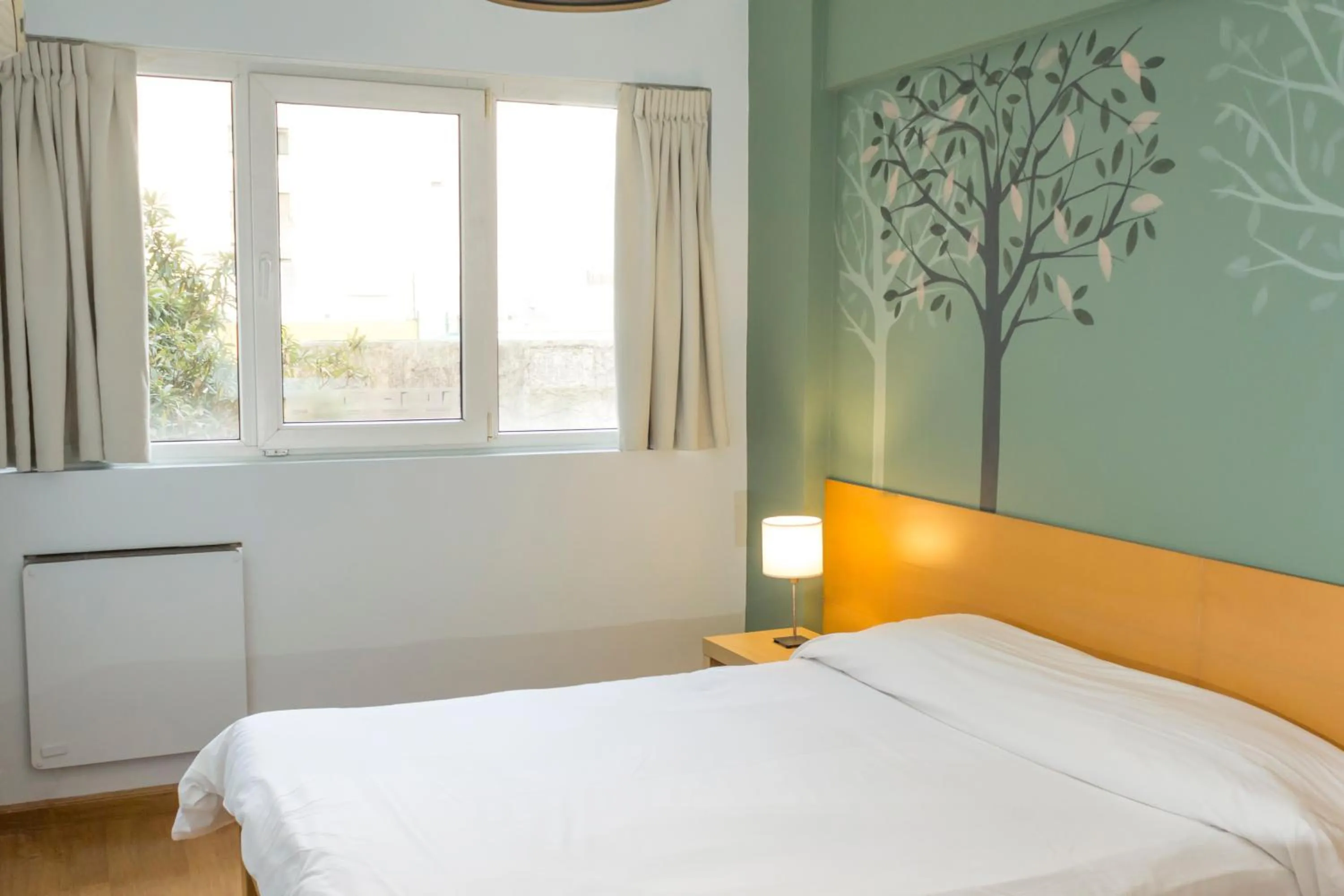 Bedroom, Bed in Circus Hostel