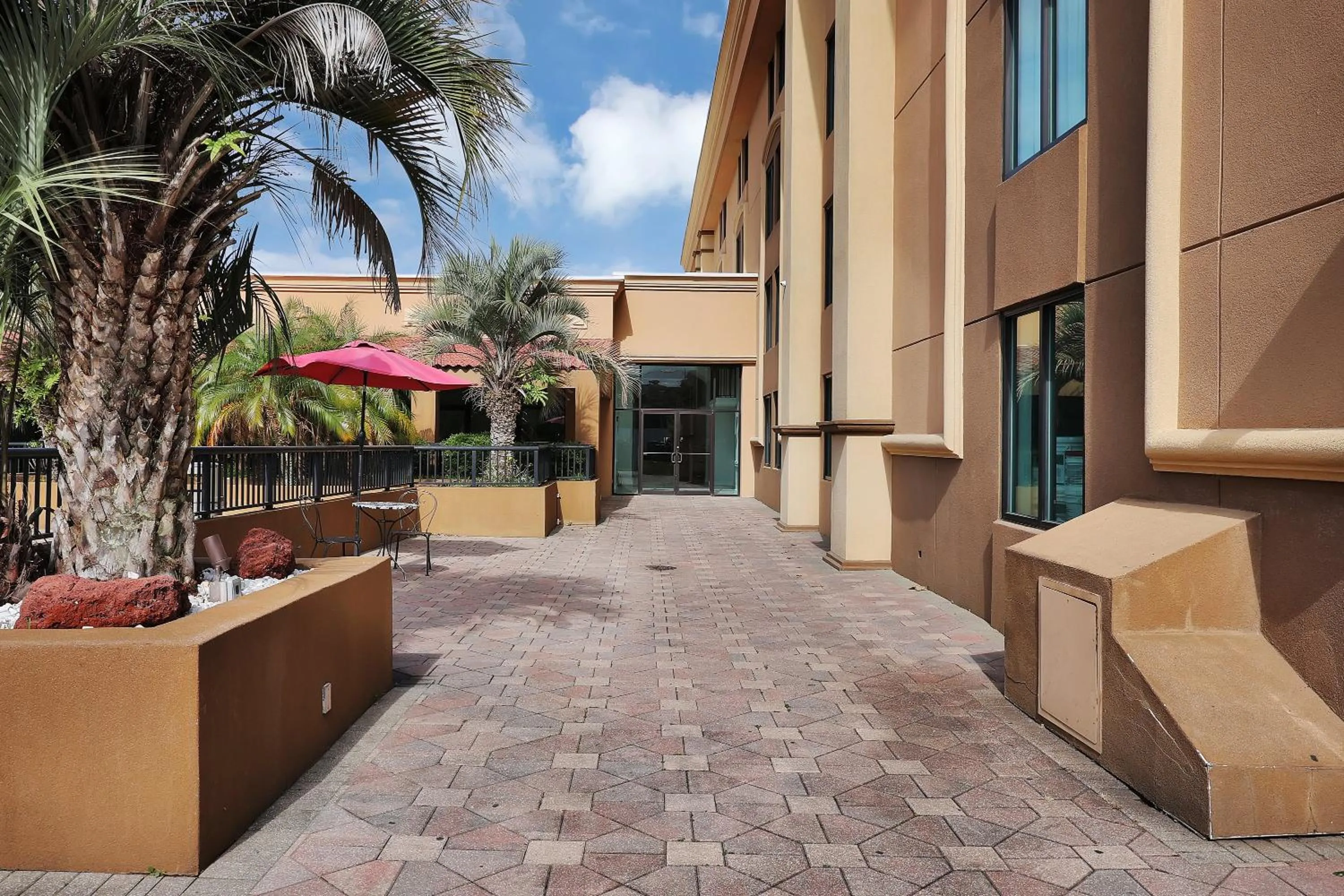 Balcony/Terrace in Ramada by Wyndham Jacksonville I-95 by Butler Blvd