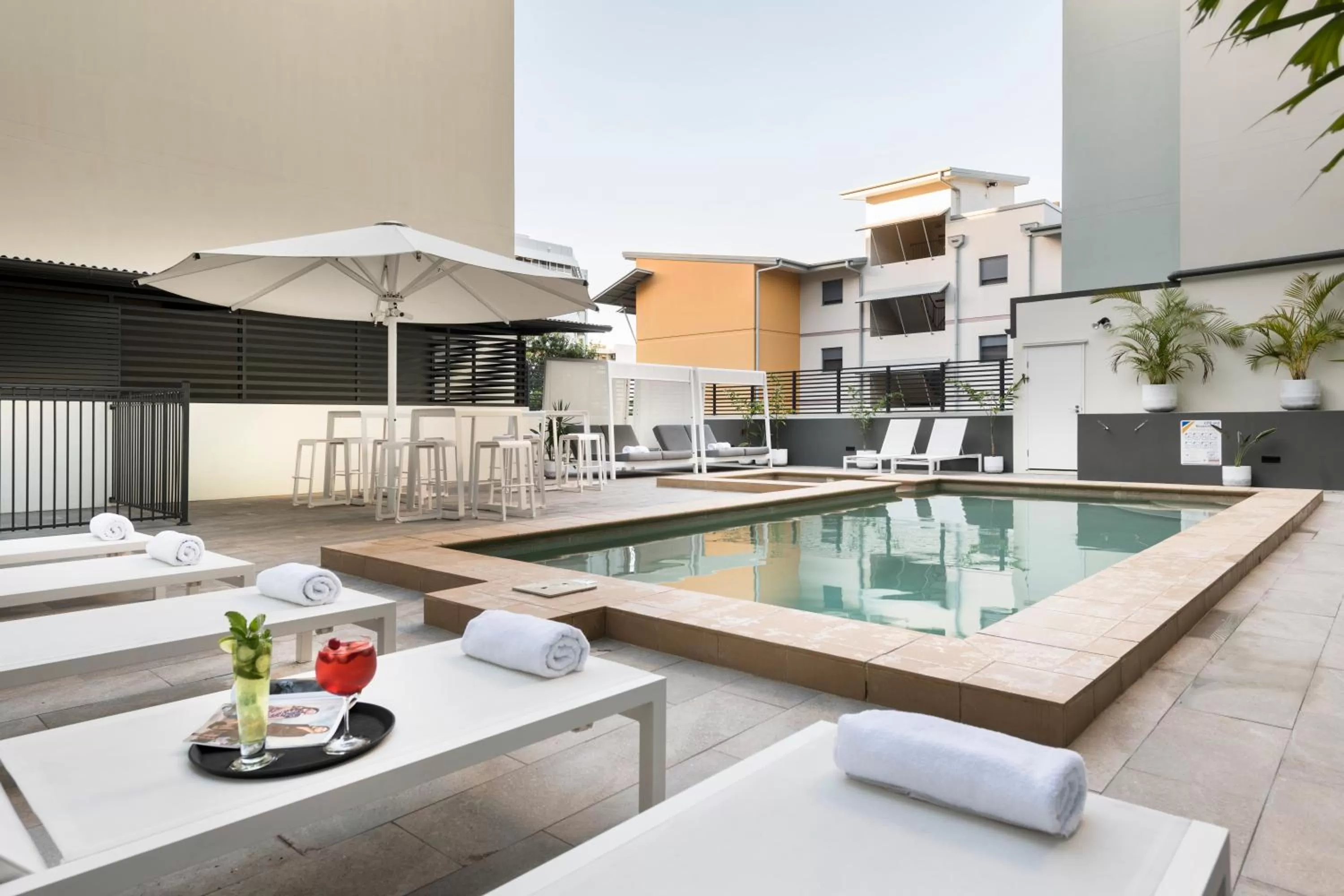 Swimming pool in Grand Hotel and Apartments Townsville