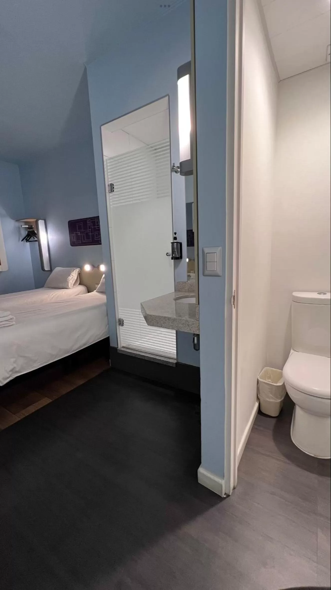 Toilet, Bed in ibis budget Copiapo
