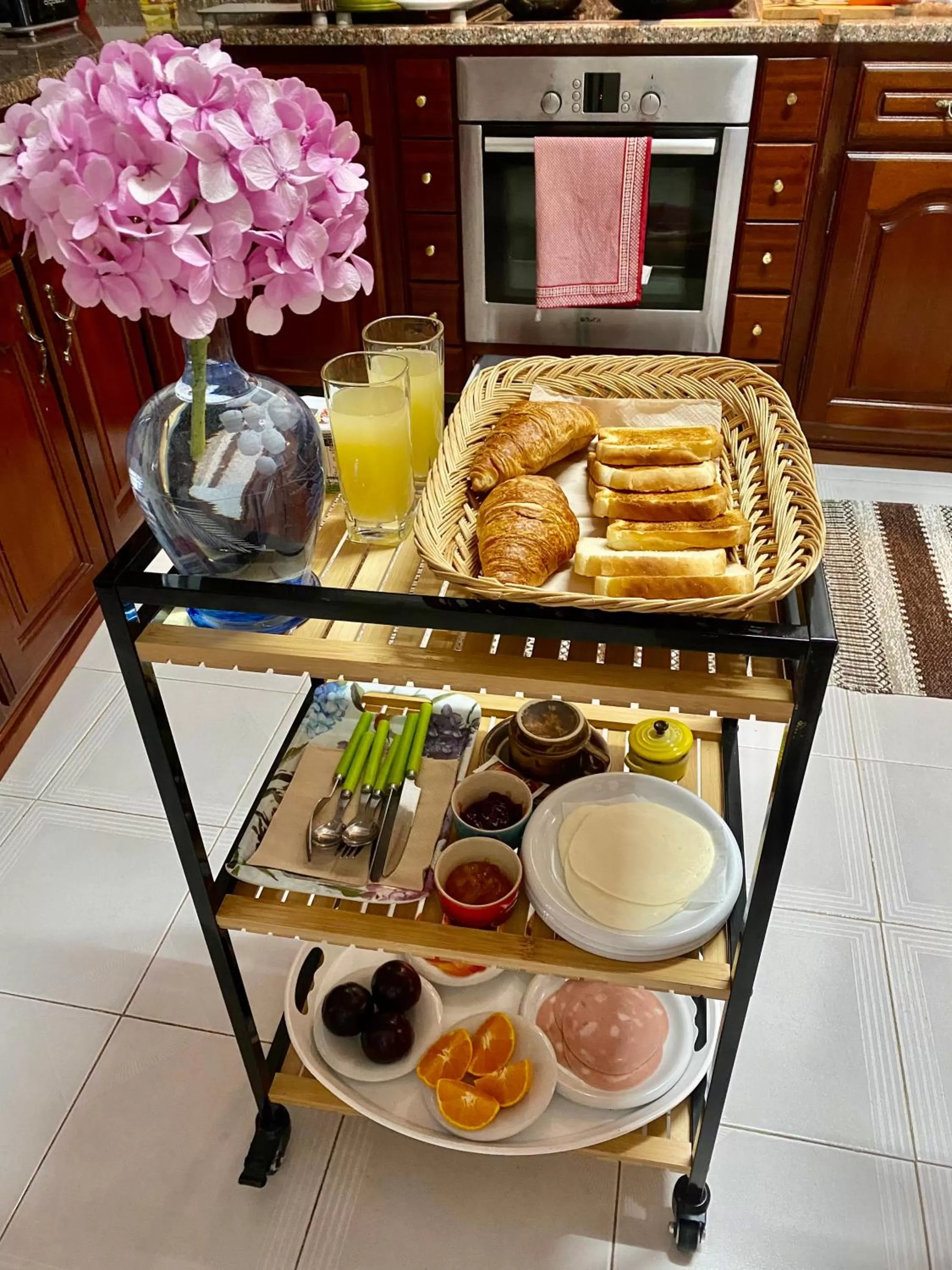 Breakfast in Spray B&B Sitio in Nazare Mini bar, European style