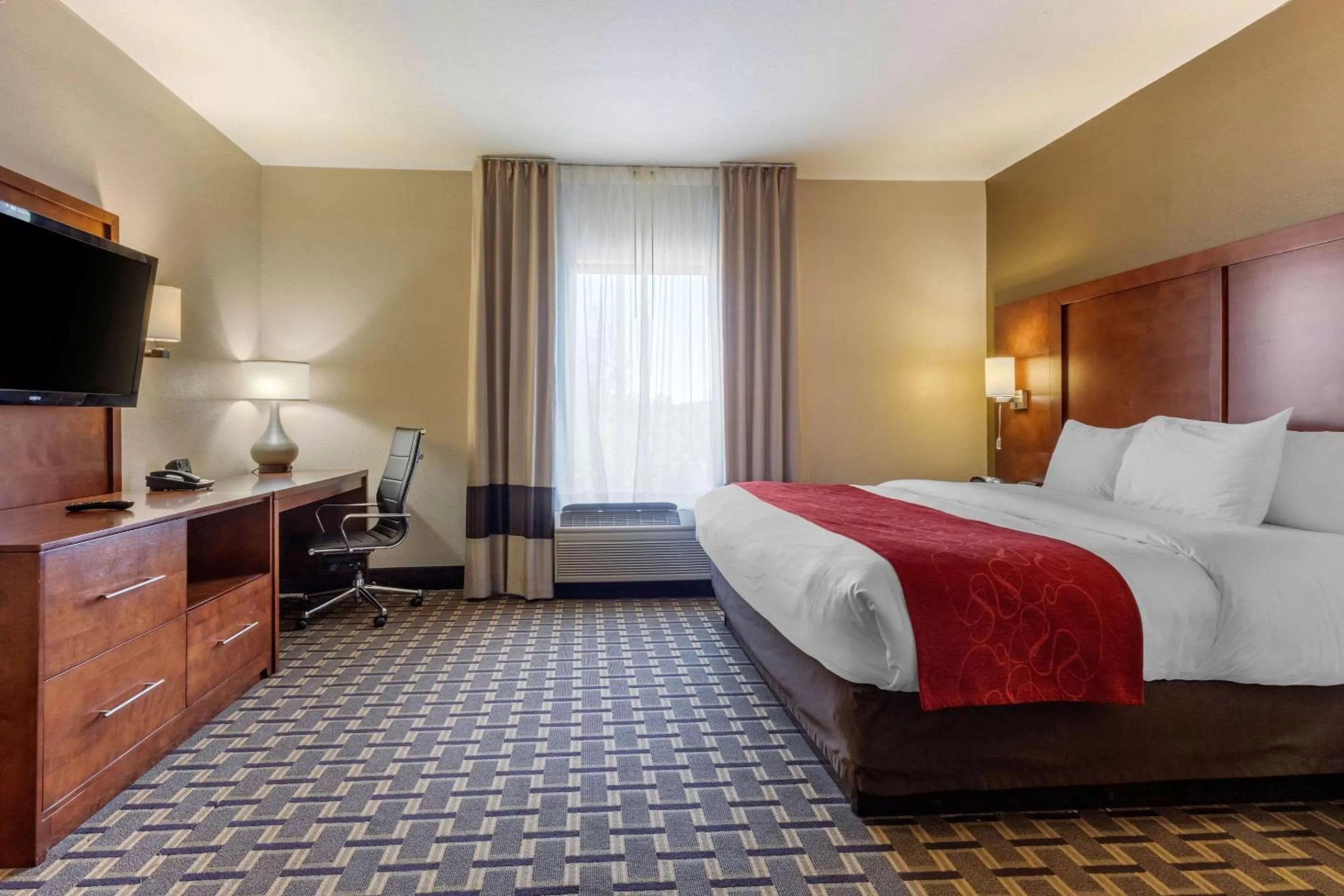 King Suite - Accessible/Non-Smoking in Comfort Suites Rolla