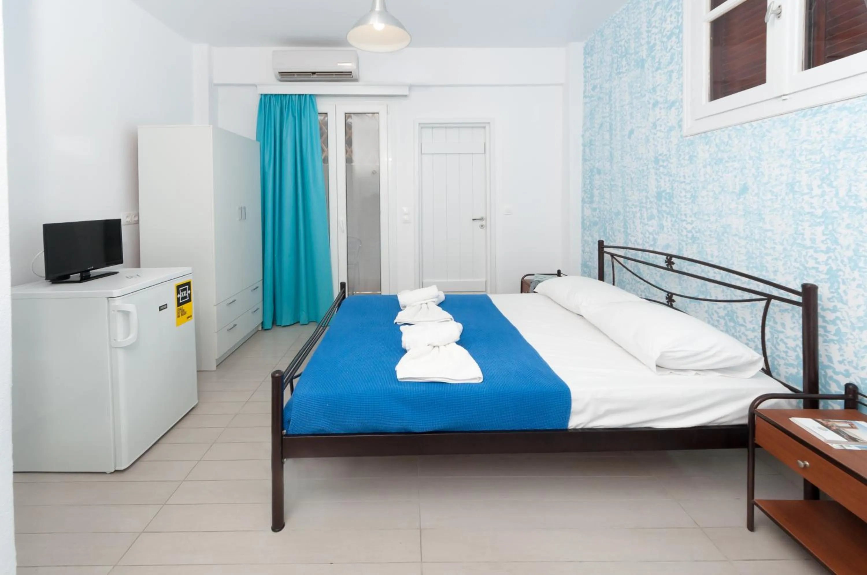 Photo of the whole room, Bed in Depis Place and Apartments