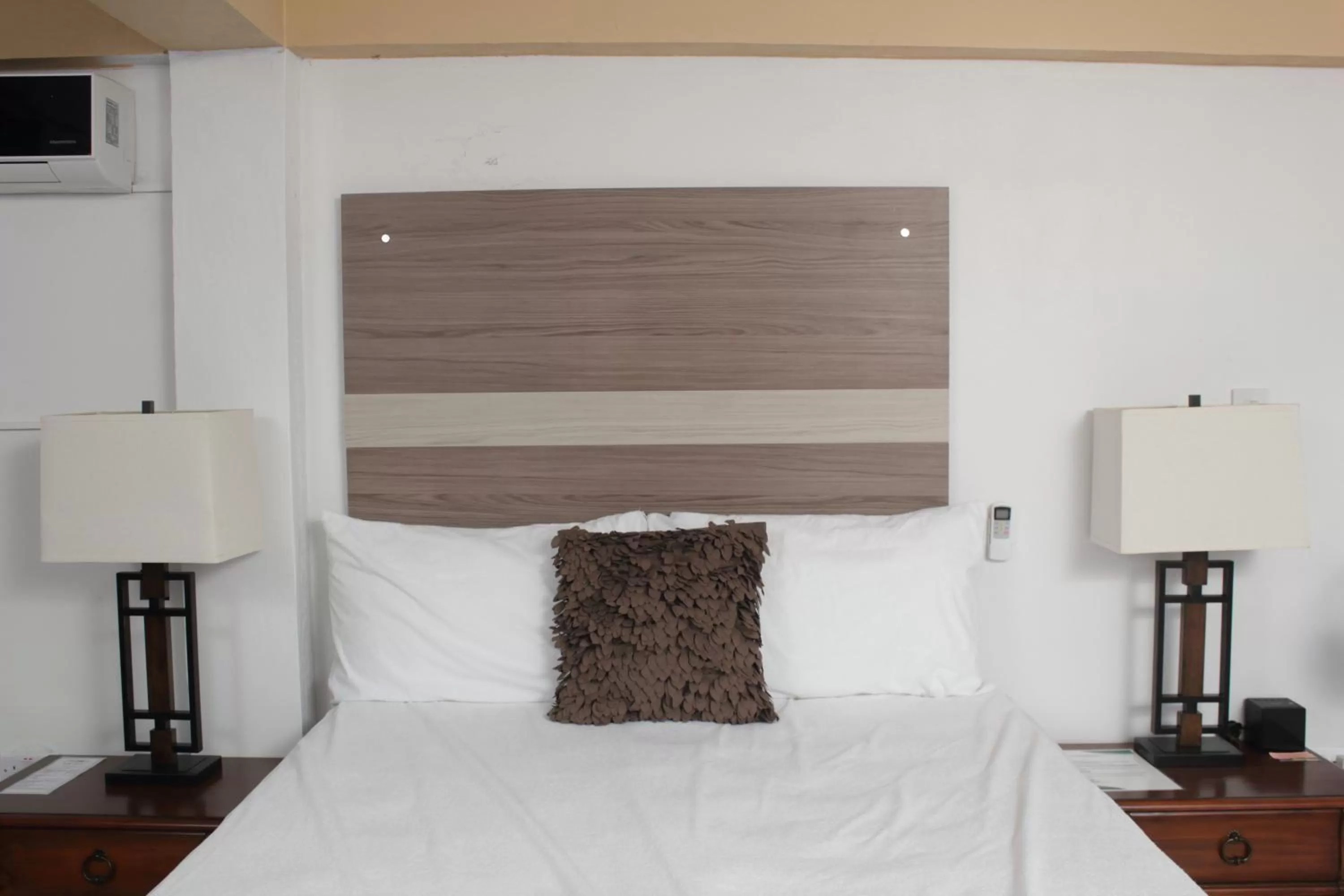 Bed in Matthew's Miracle View