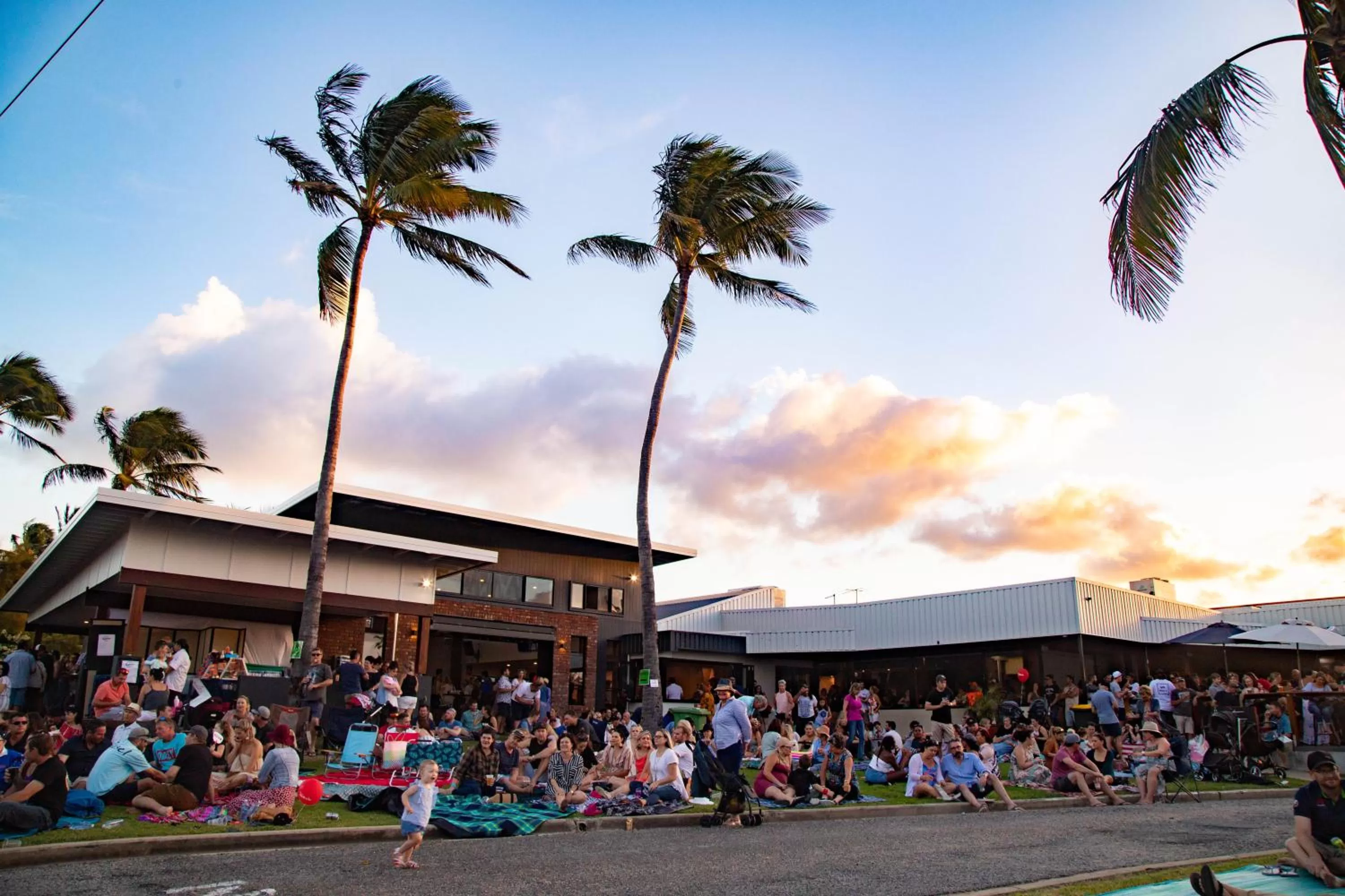 Restaurant/places to eat in Mackay Seabreeze Apartments