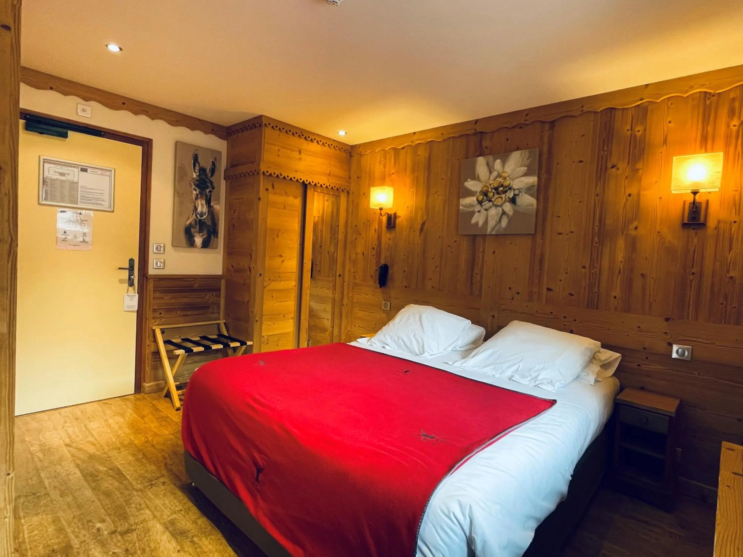 Bed in Auberge du Manoir