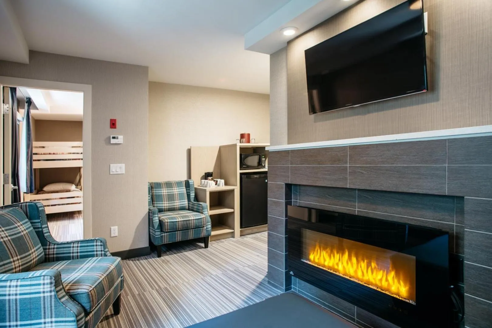 Living room in Mountaineer Lodge