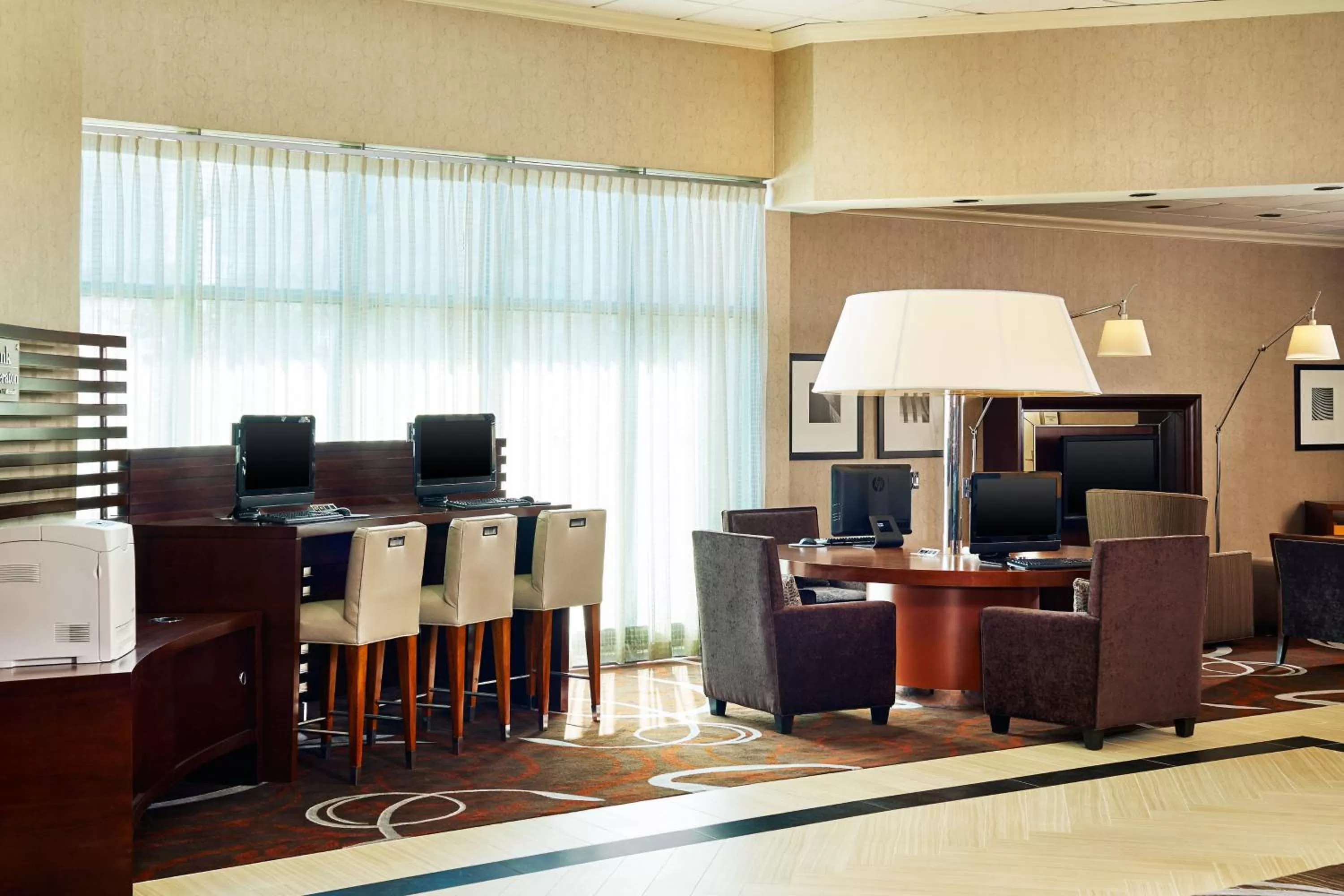 Lobby or reception in Wyndham College Park North / Washington DC Area