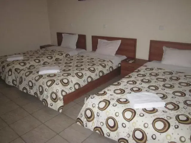 Triple Room in Versai Hotel Triple Room in Versai Hotel