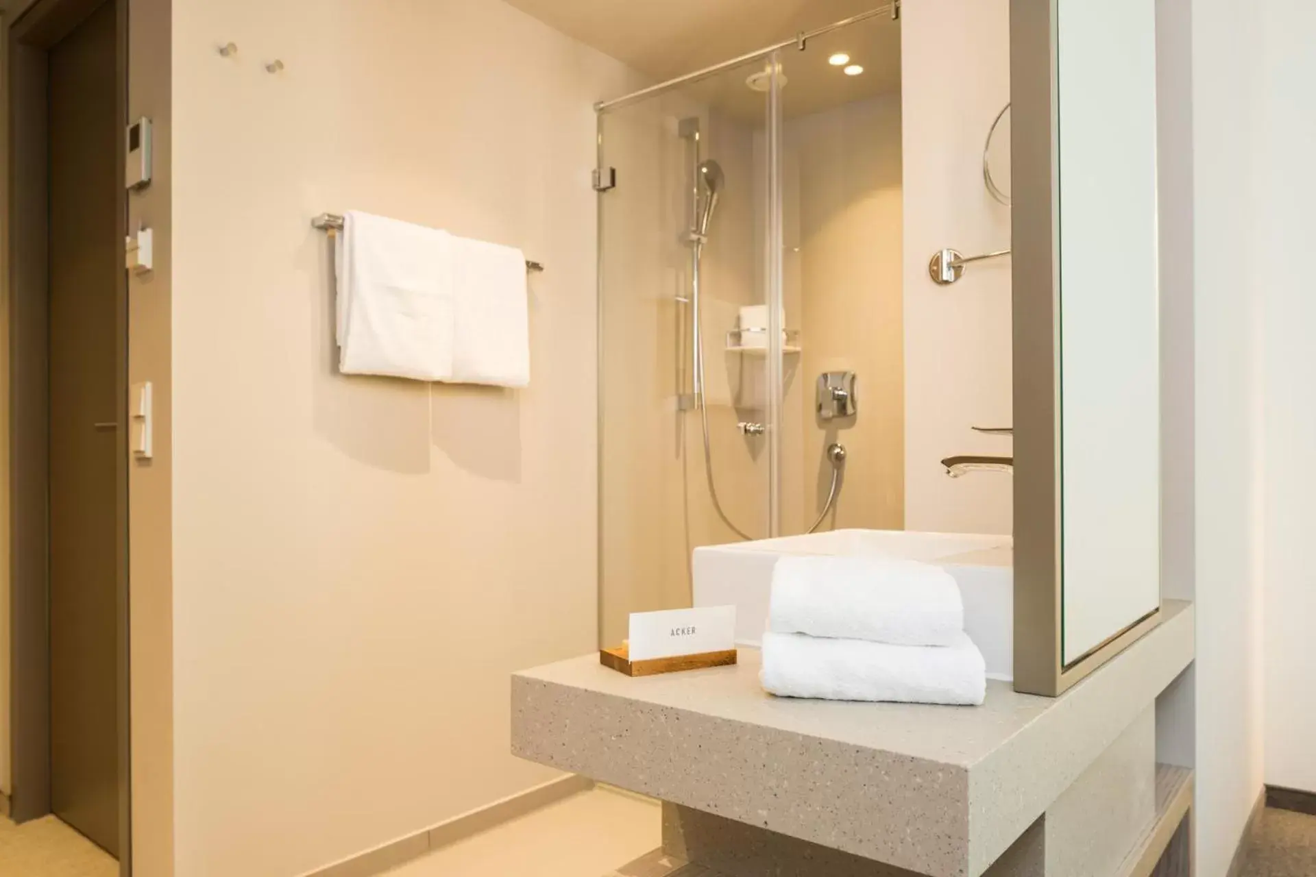Deluxe Double or Twin Room in Das ACKER Hotel Deluxe Double or Twin Room in Das ACKER Hotel