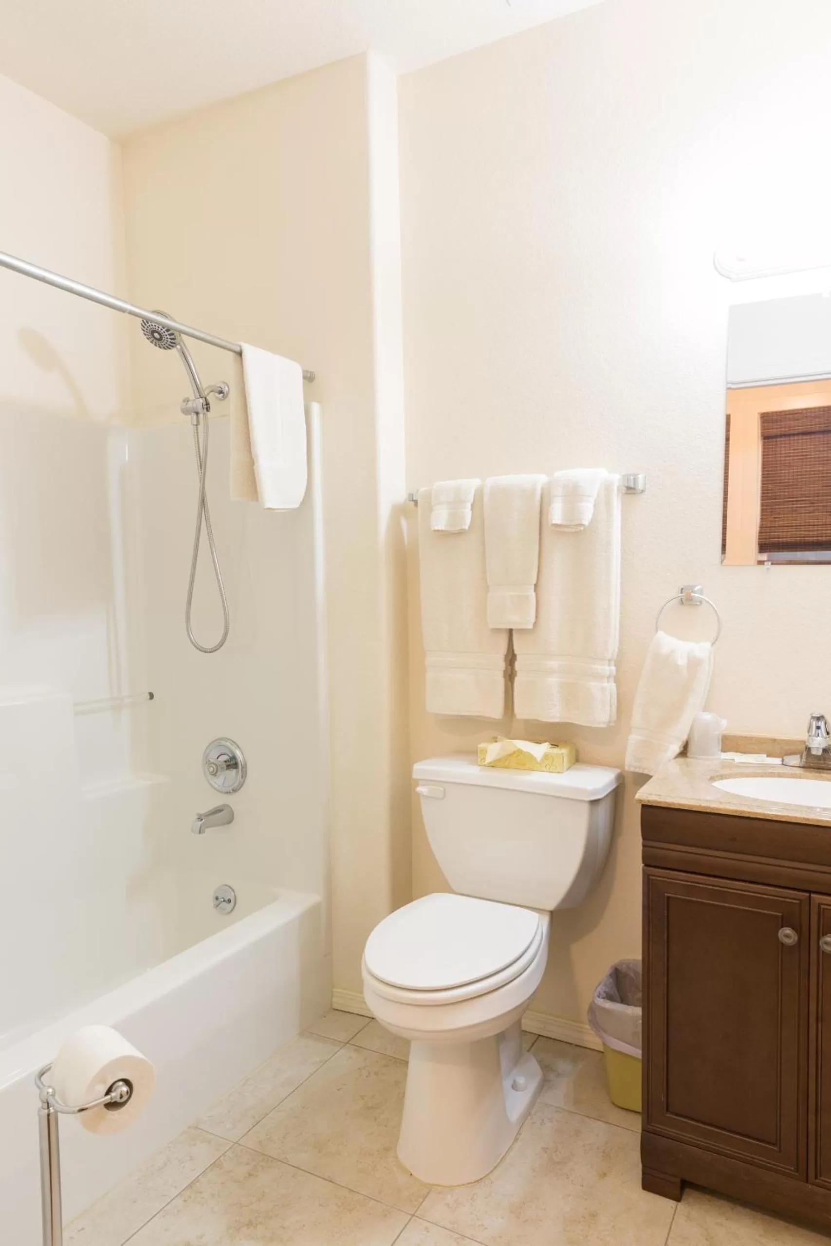 Bathroom in Hotel Cathlamet