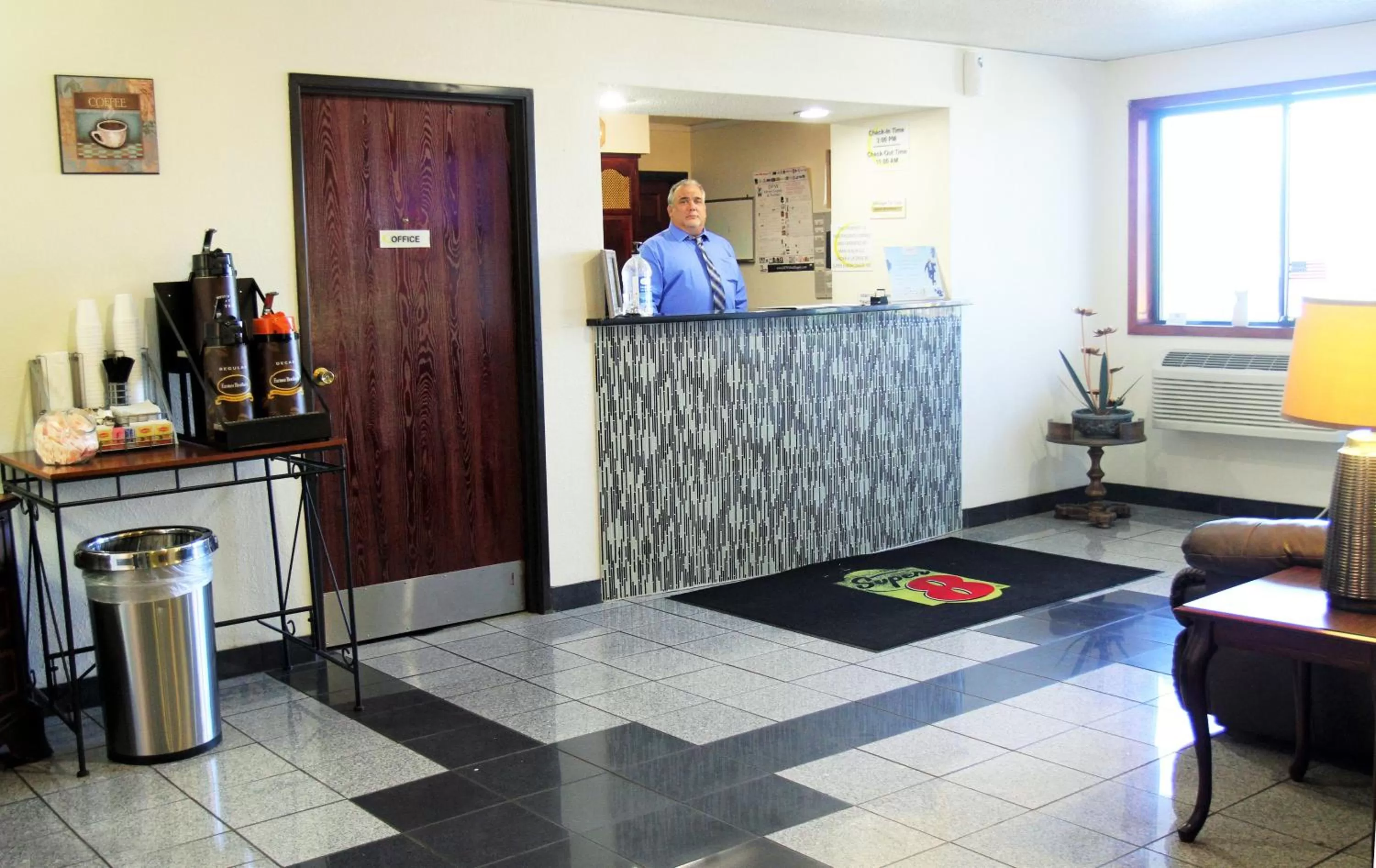 Lobby or reception in Super 8 by Wyndham South Boston VA