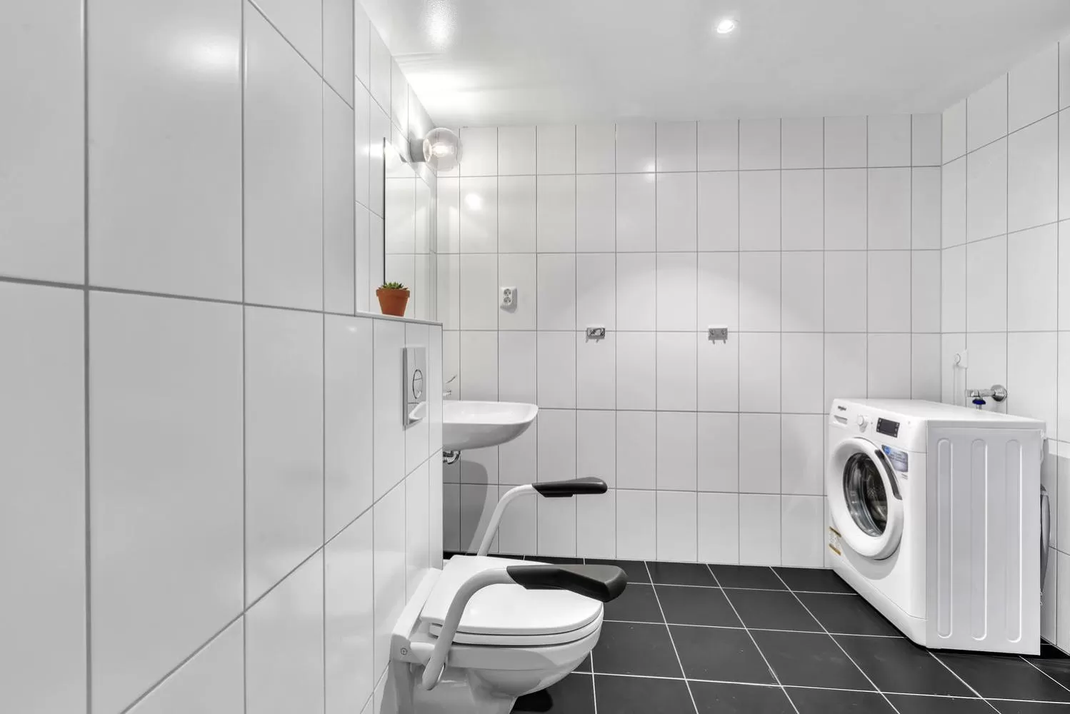 Bathroom in Forenom Aparthotel Oslo