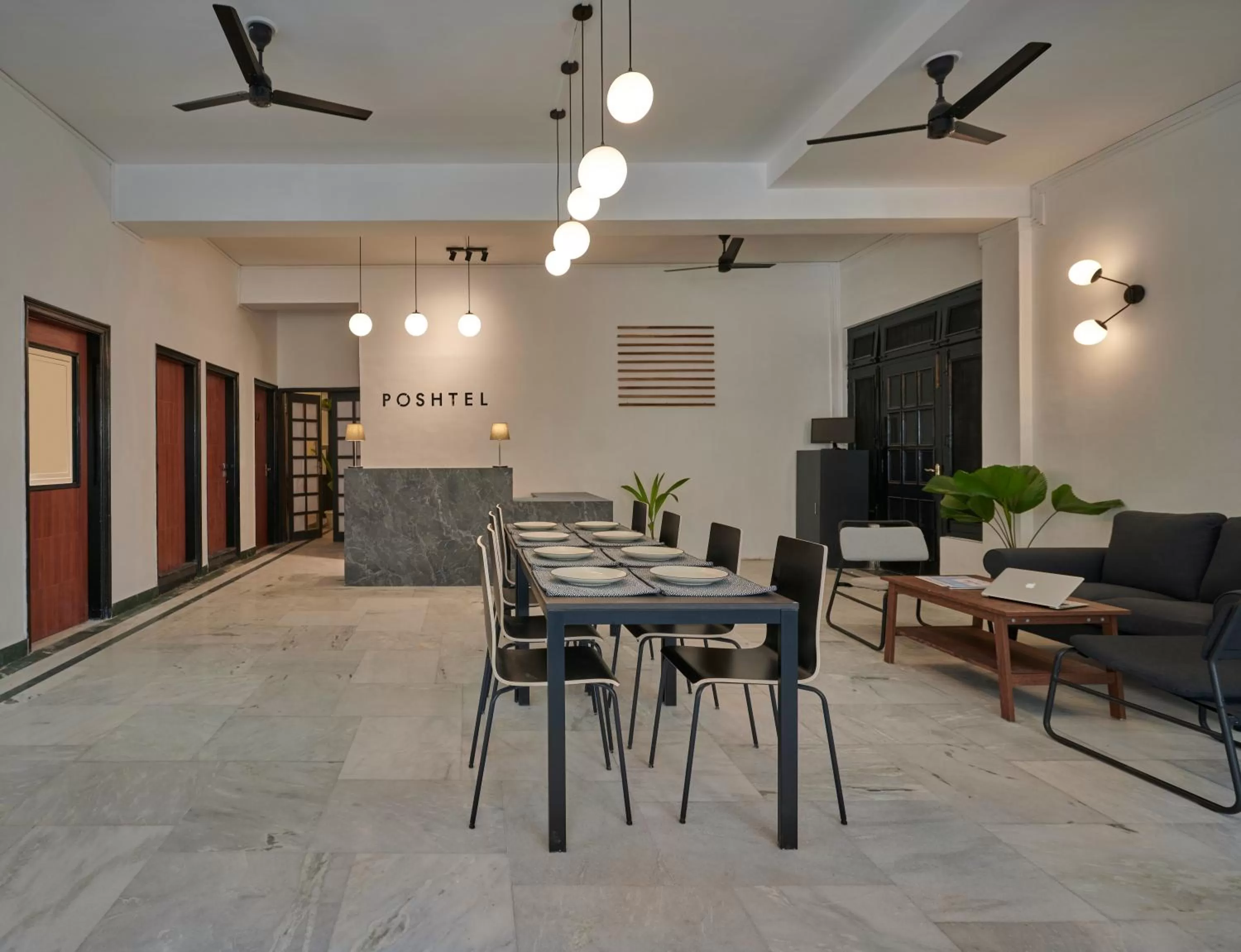 Lobby or reception in Poshtel VNS