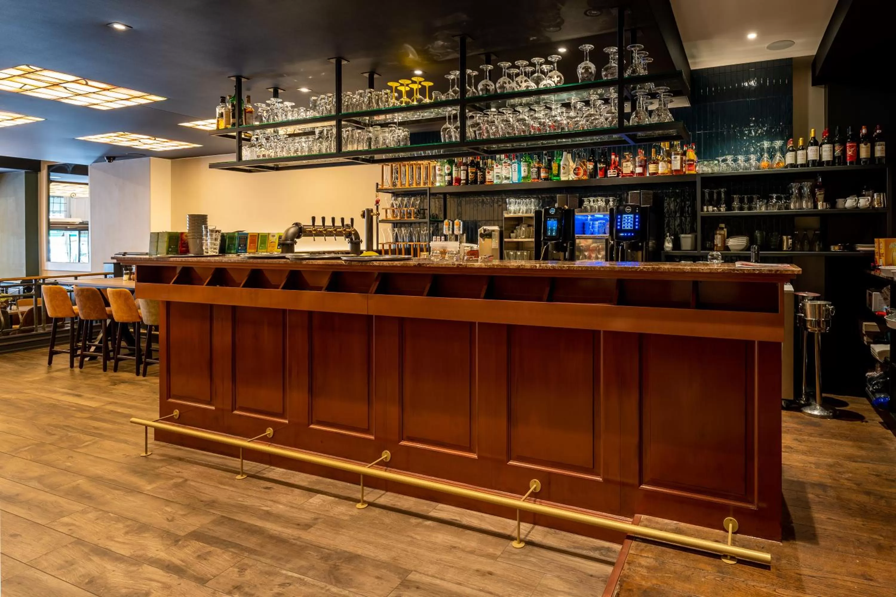 Restaurant/places to eat in Hotel Central