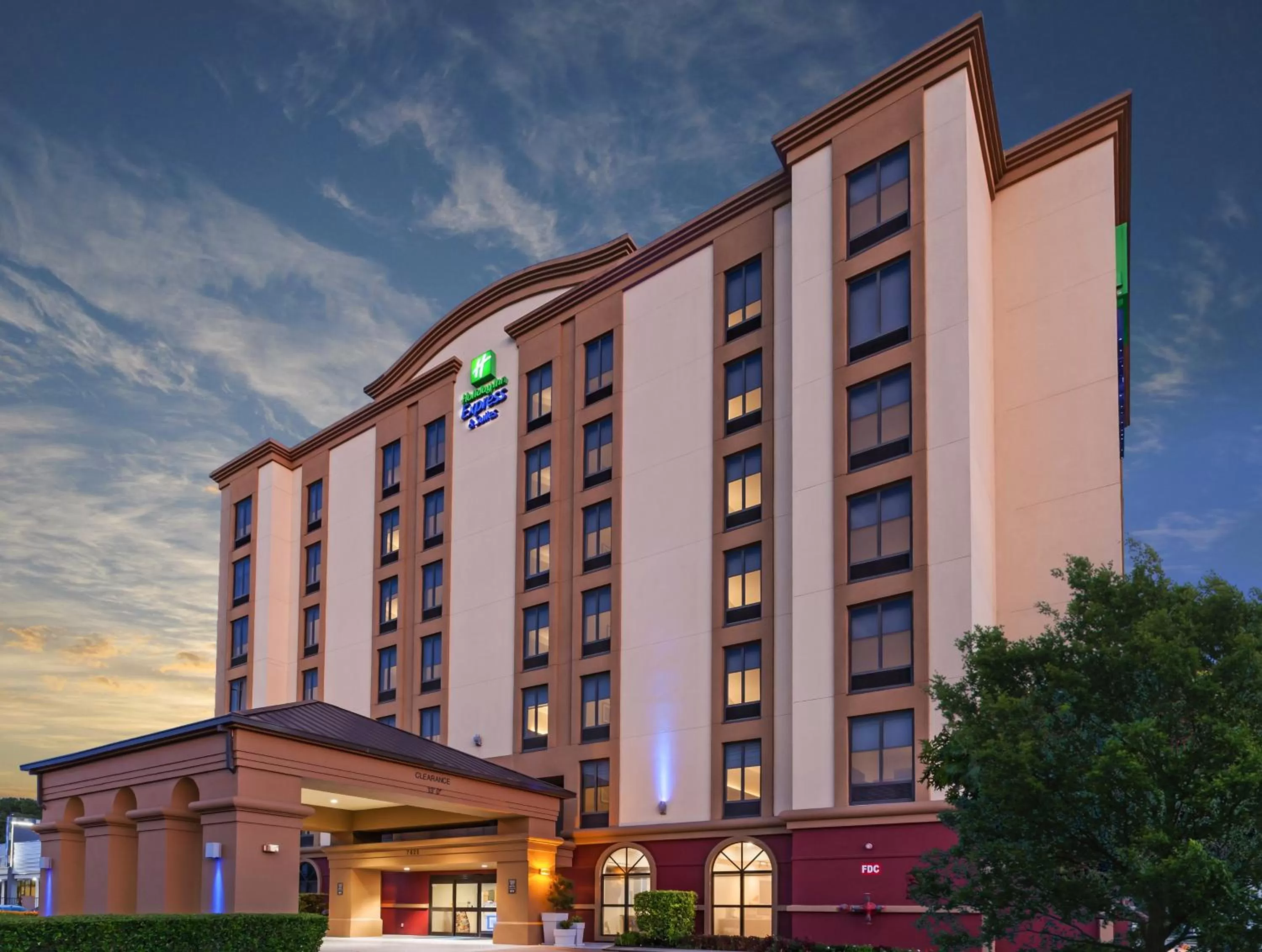 Property building in Holiday Inn Express & Suites Houston - Memorial Park Area by IHG