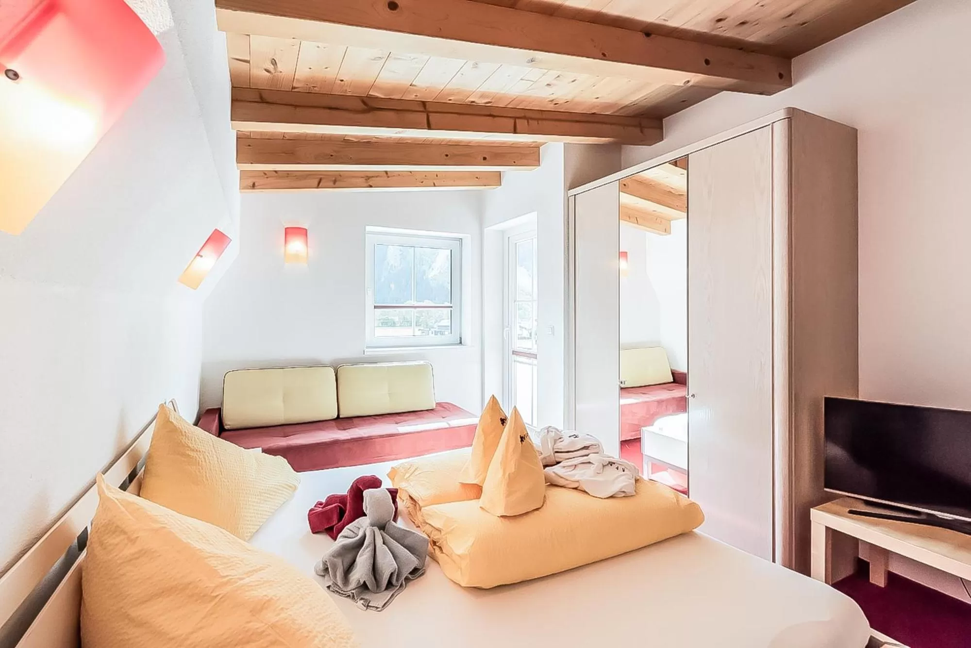 Photo of the whole room, Bed in Apart Relax