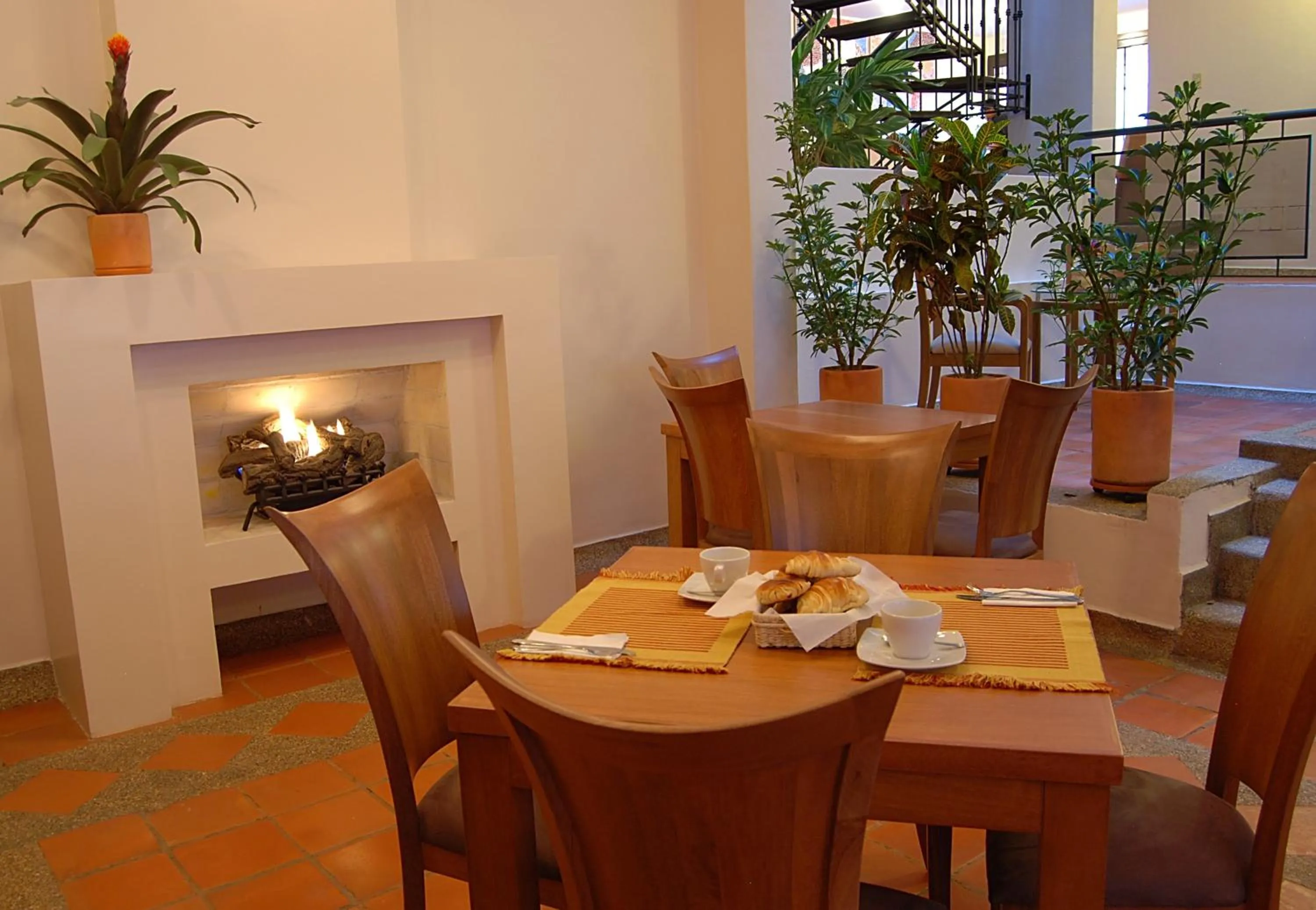 Restaurant/places to eat in Hotel Casa Deco