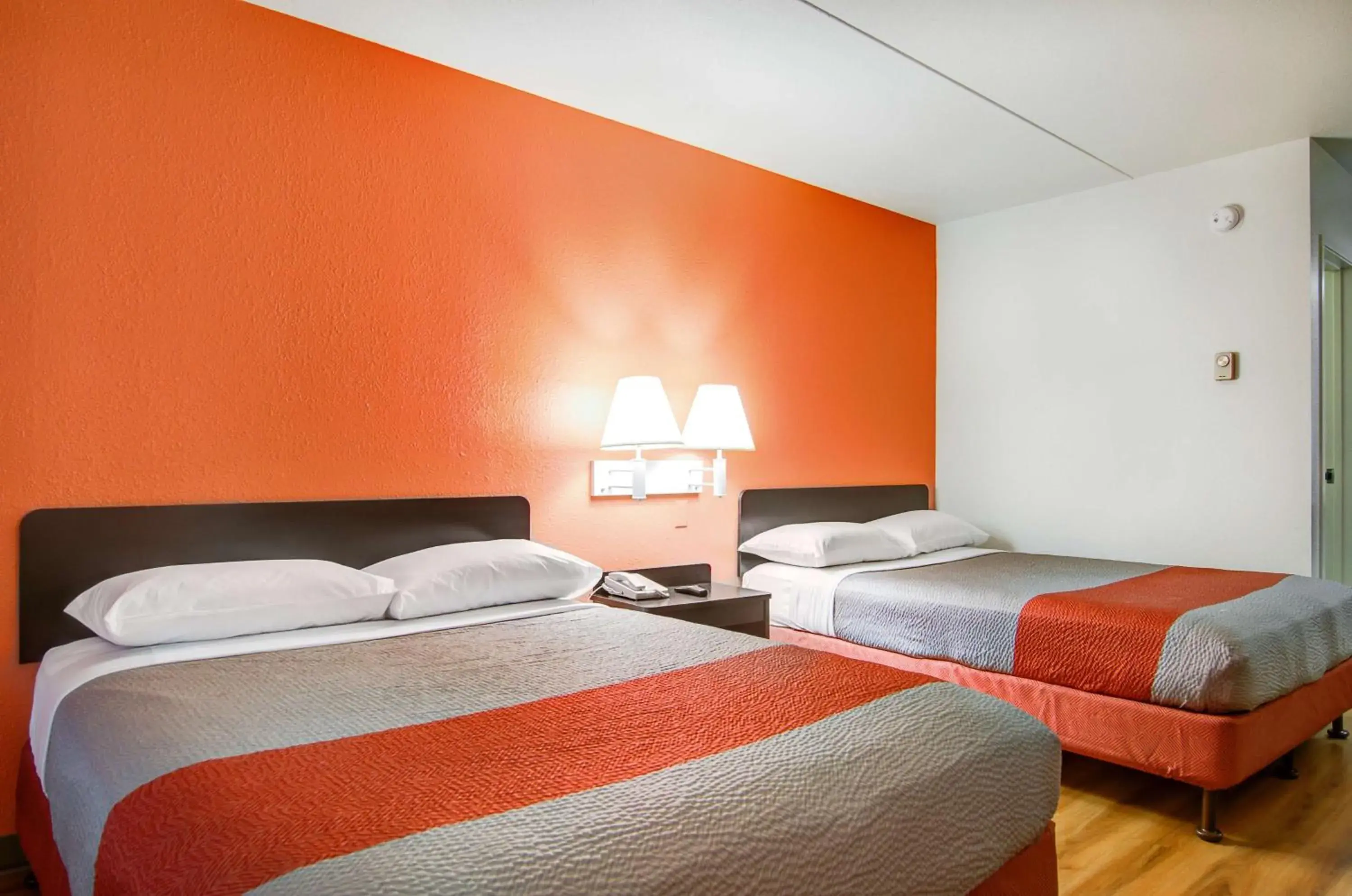 Queen Room with Two Queen Beds - single occupancy - Smoking in Motel 6-Springfield, MO - North Queen Room with Two Queen Beds - single occupancy - Smoking in Motel 6-Springfield, MO - North