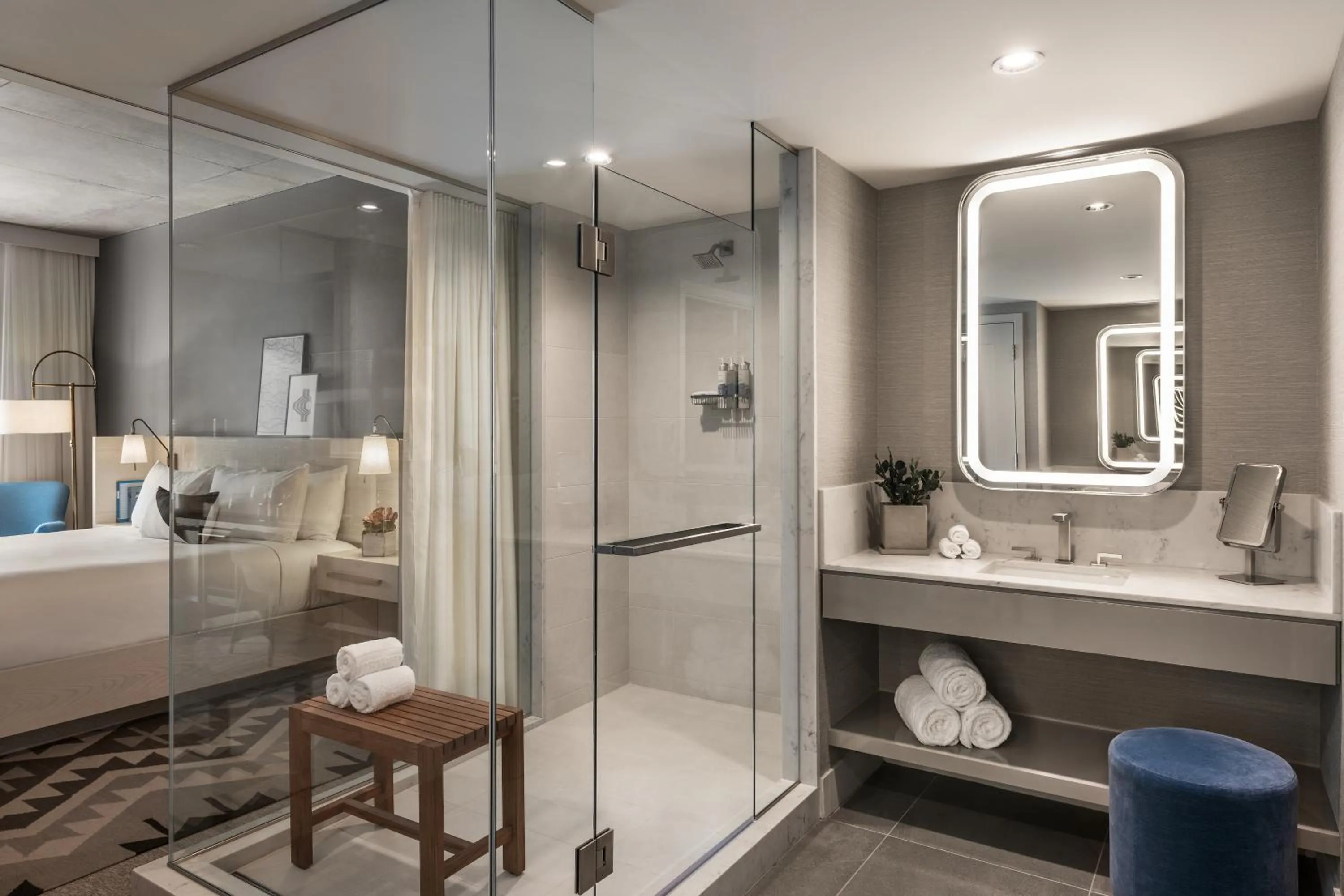 Bathroom, Bed in Mountain Shadows Resort Scottsdale