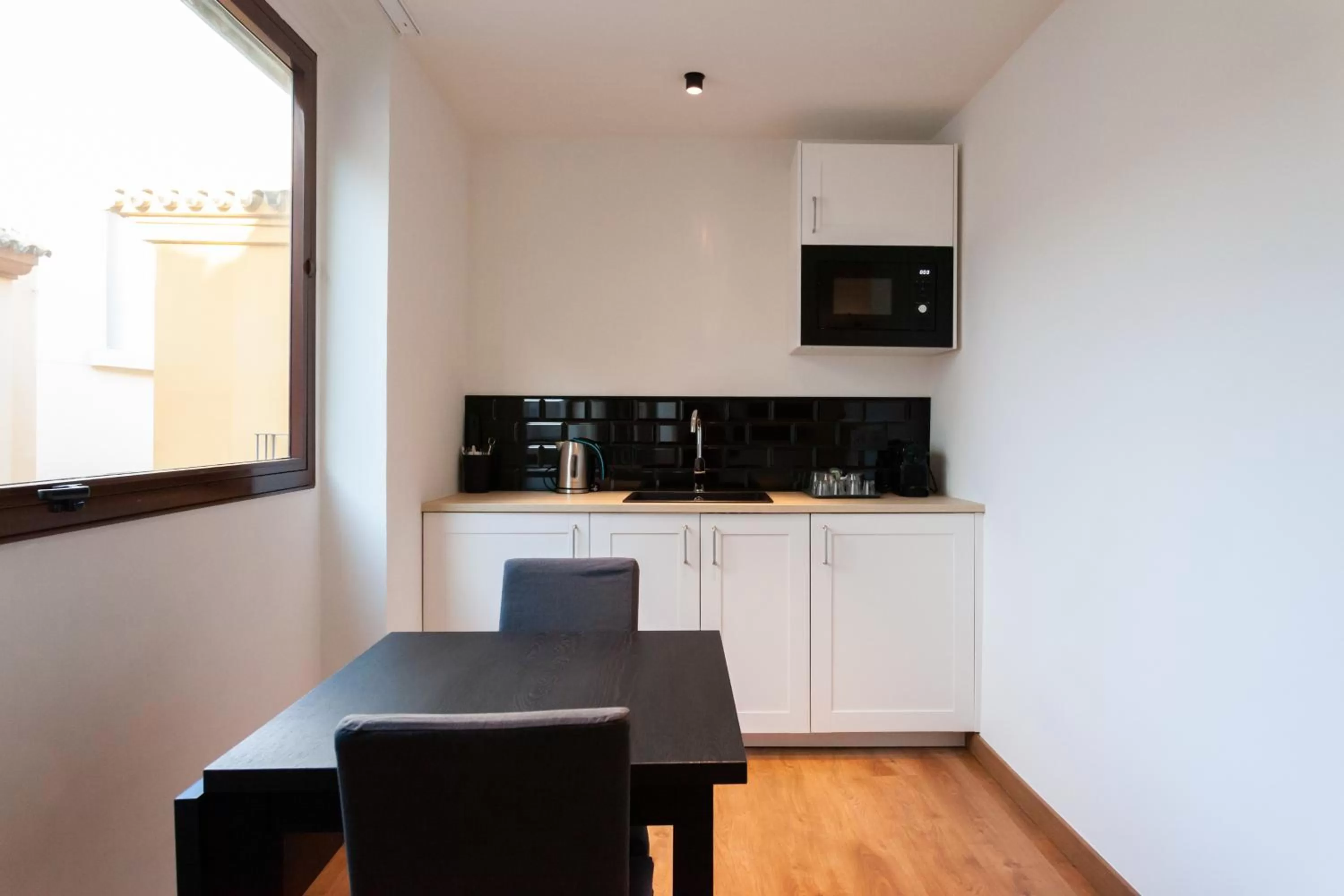 Coffee/tea facilities in Welldone Sierpes Boutique