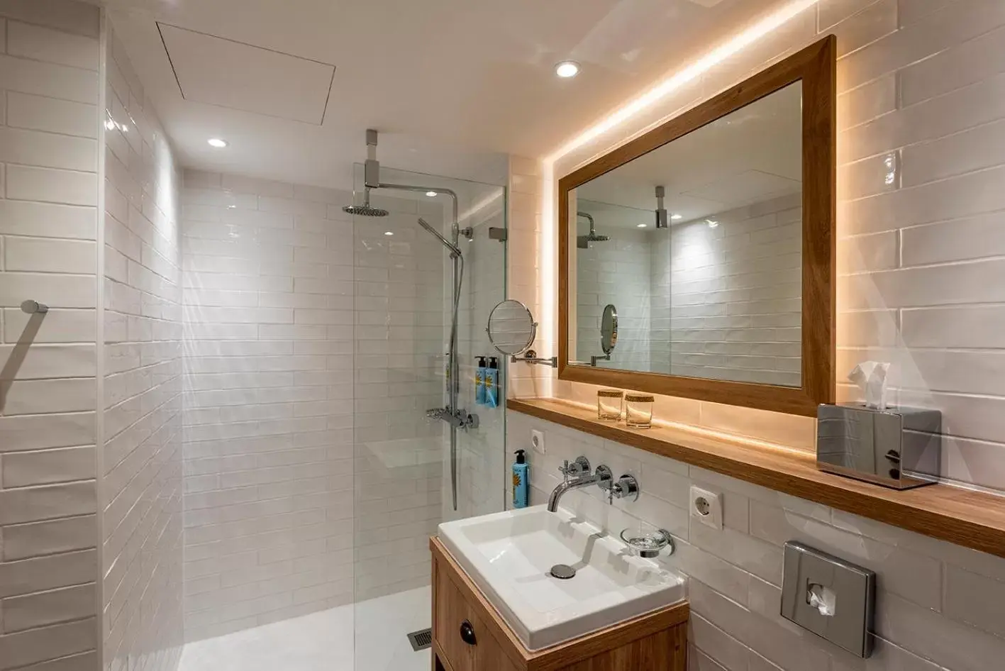 Double Room in LOEV - VELA Hotels Double Room in LOEV - VELA Hotels