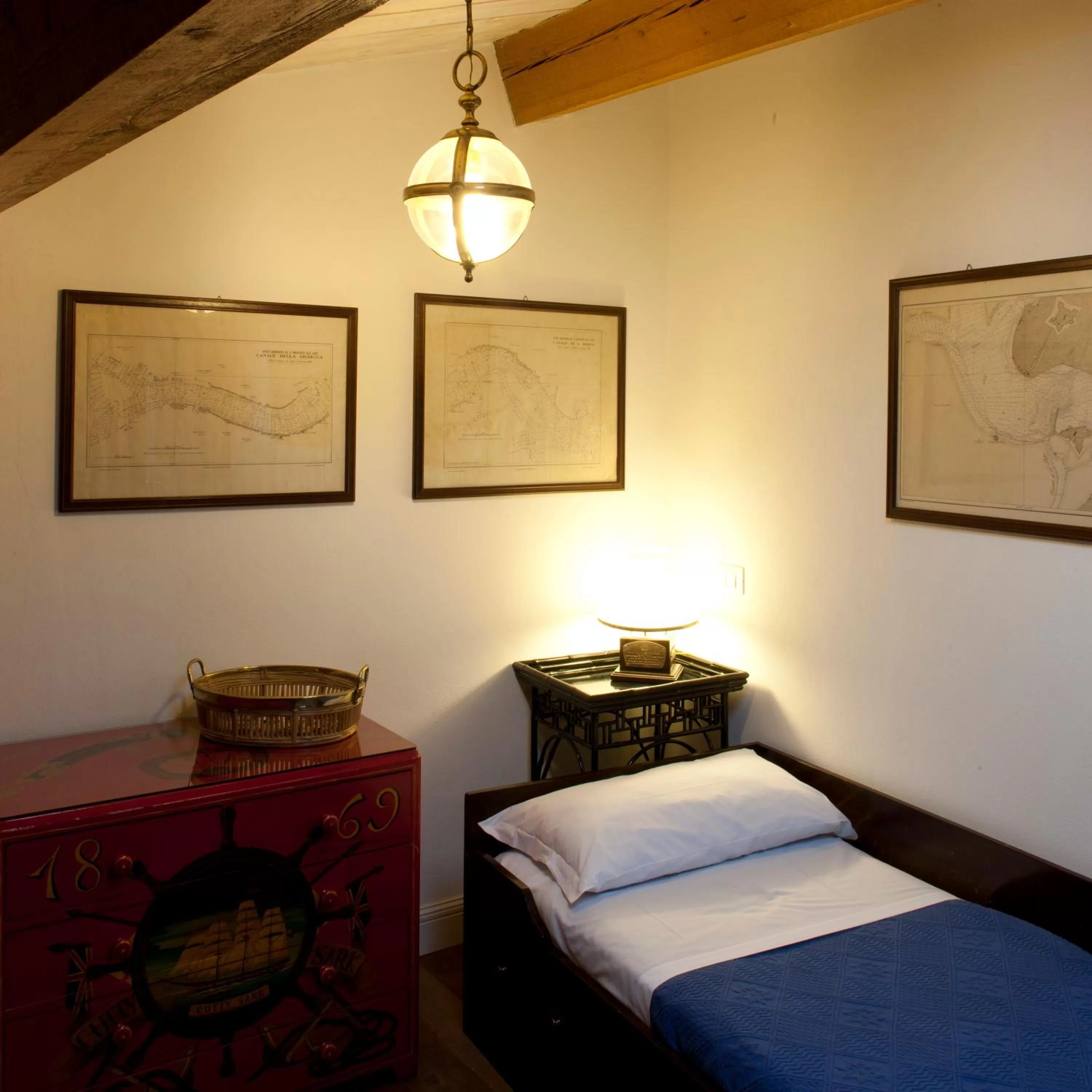 Bedroom, Bed in M Club De Luxe B&B