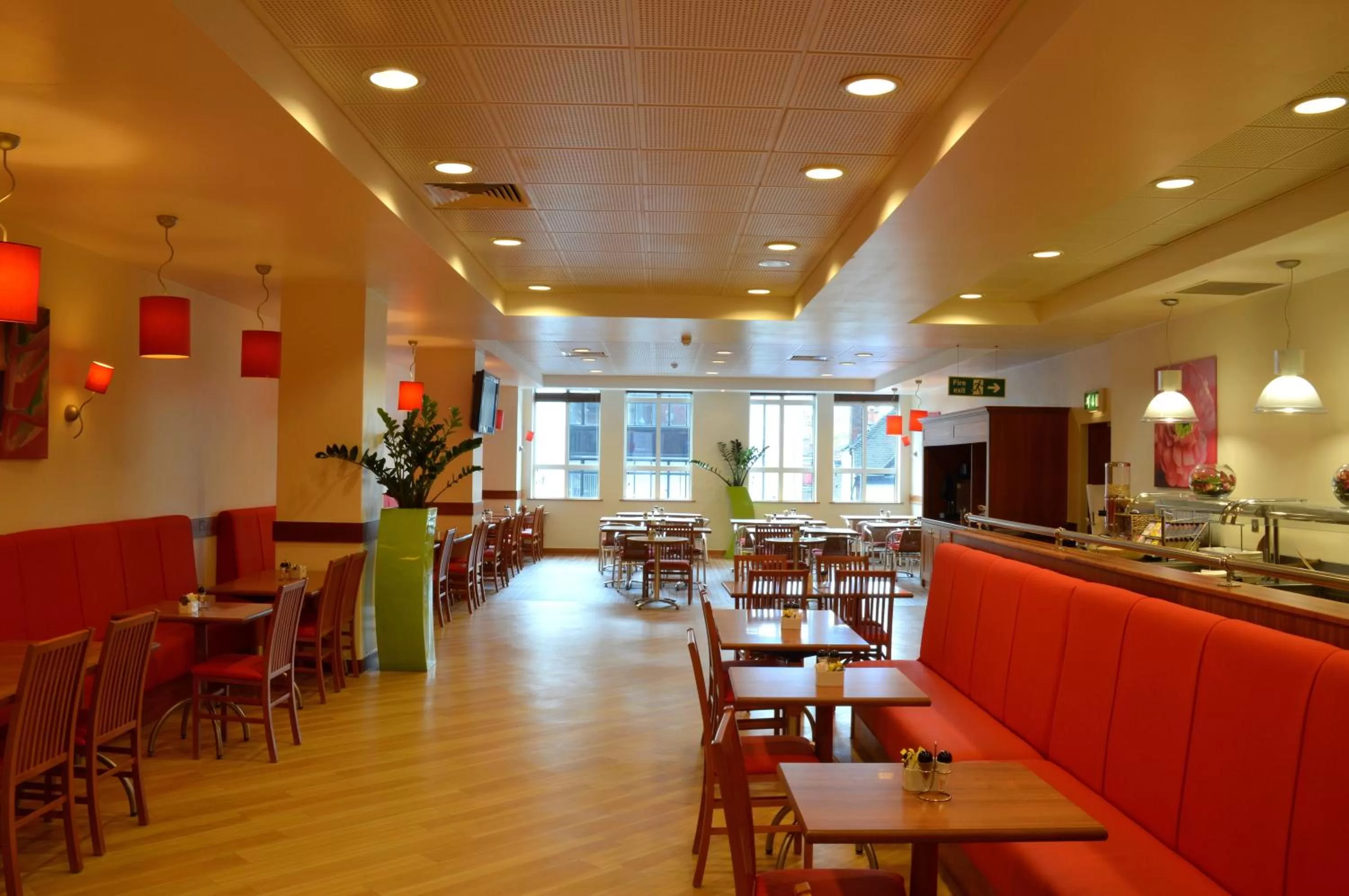 Restaurant/places to eat in ibis Reading Centre