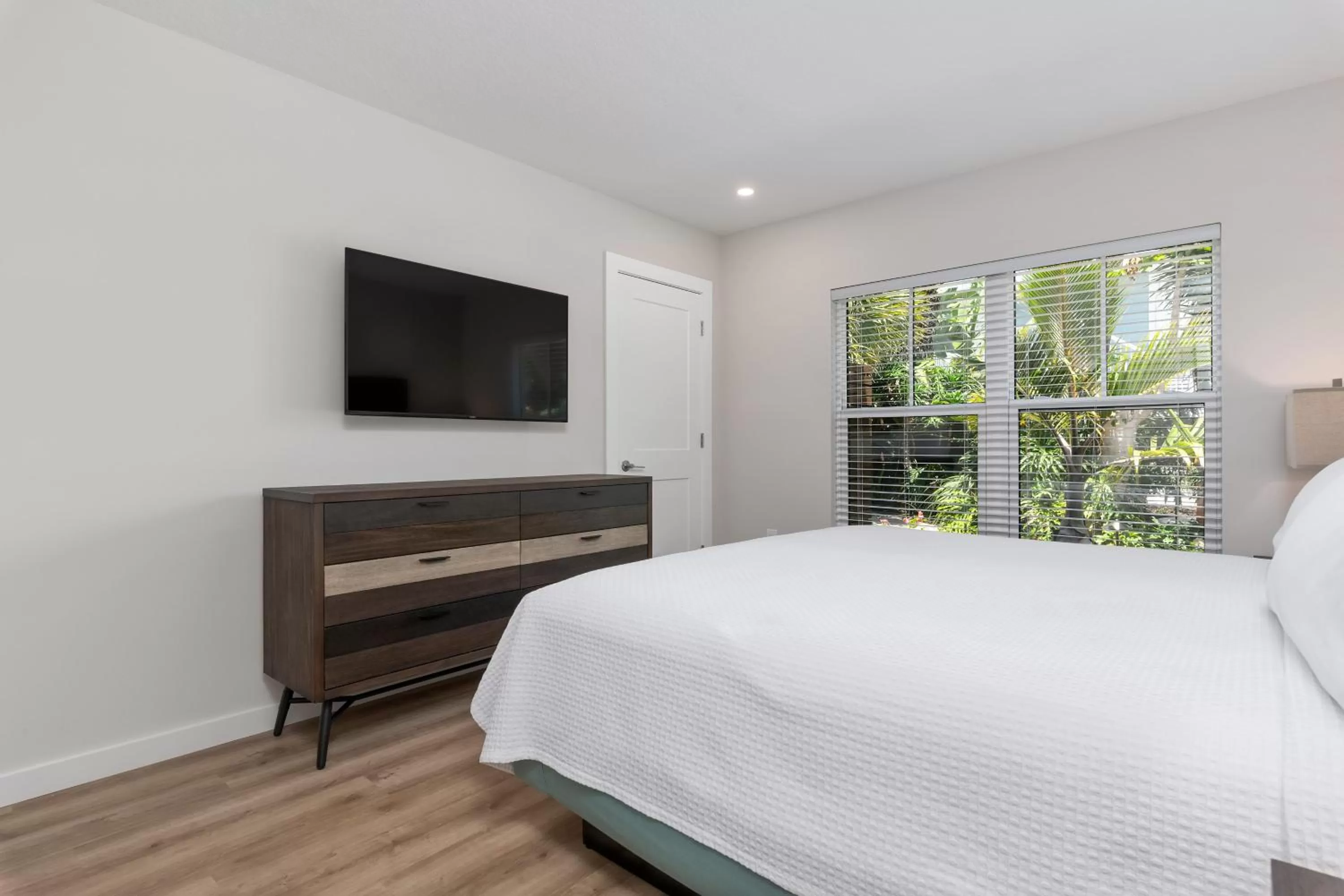 Bed in Escape Coastal Resort on Casey Key