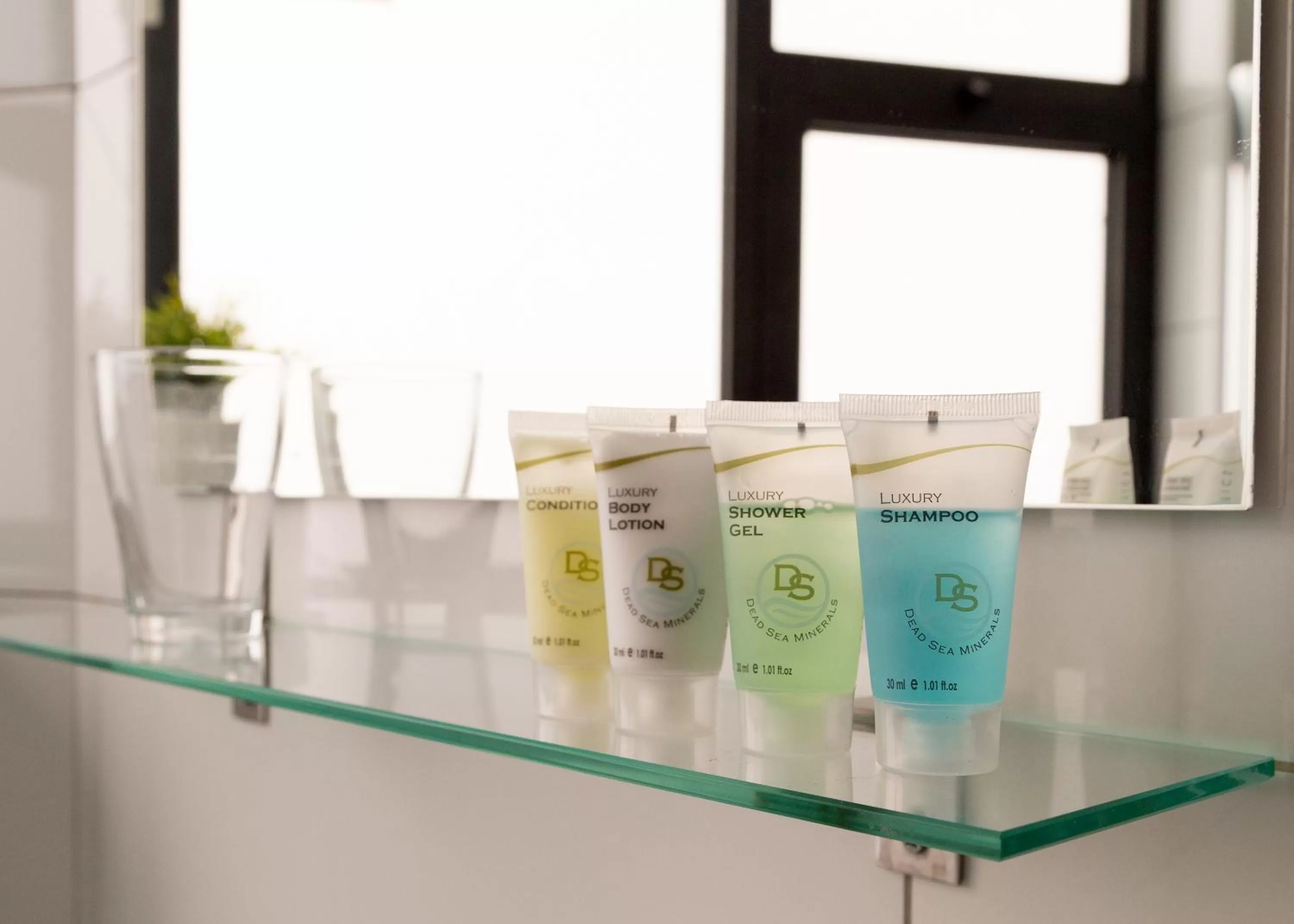 Bathroom in Johnny Hotel