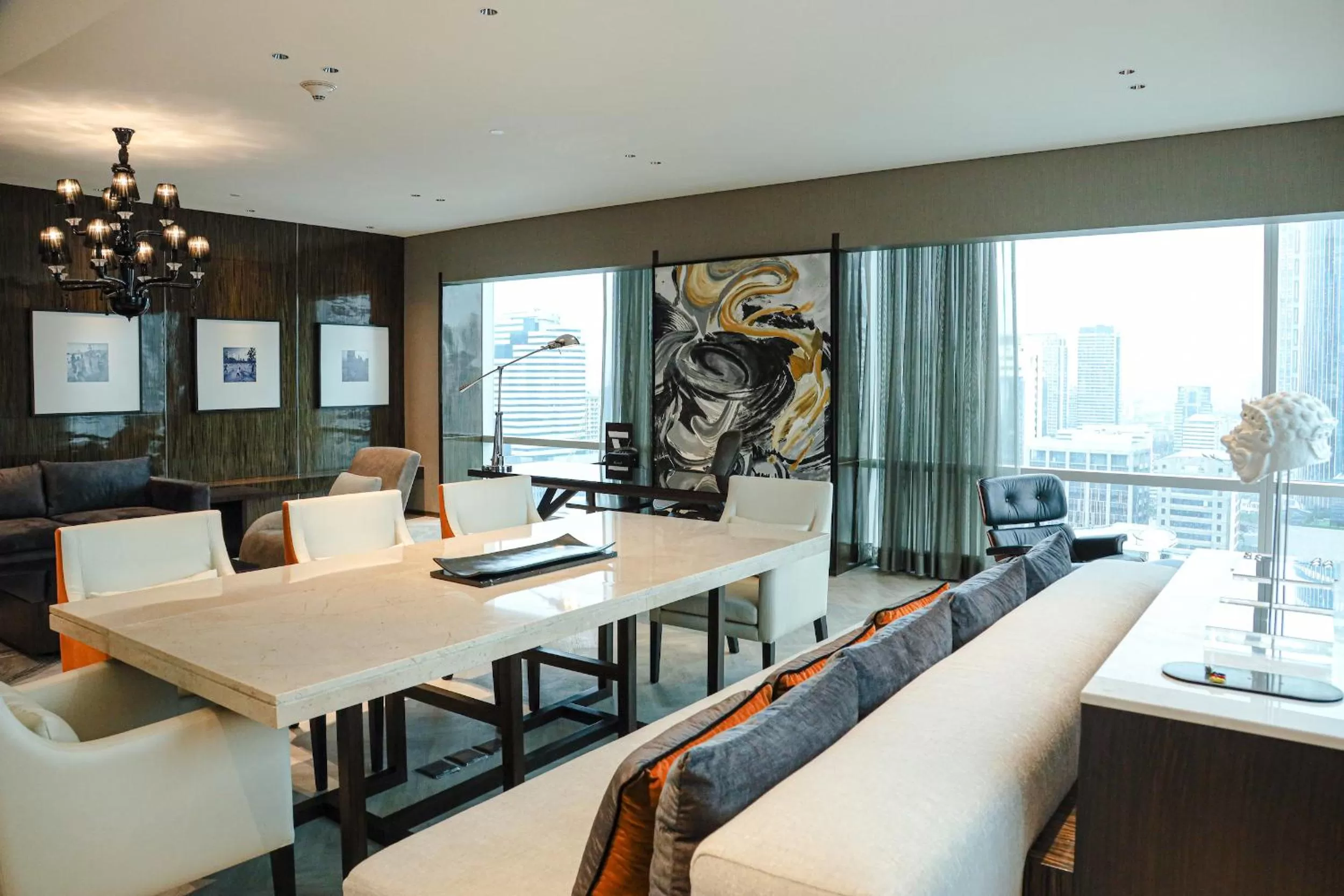 Living room in Le Meridien Bangkok