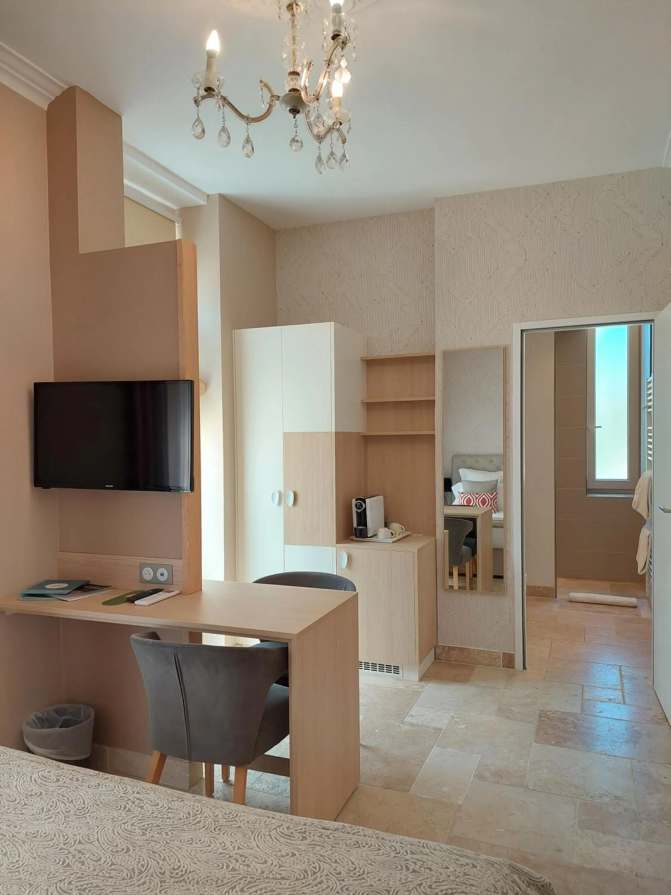 Property building in Hôtel The Originals Résidence de Rohan (EX RELAIS DU SILENCE)