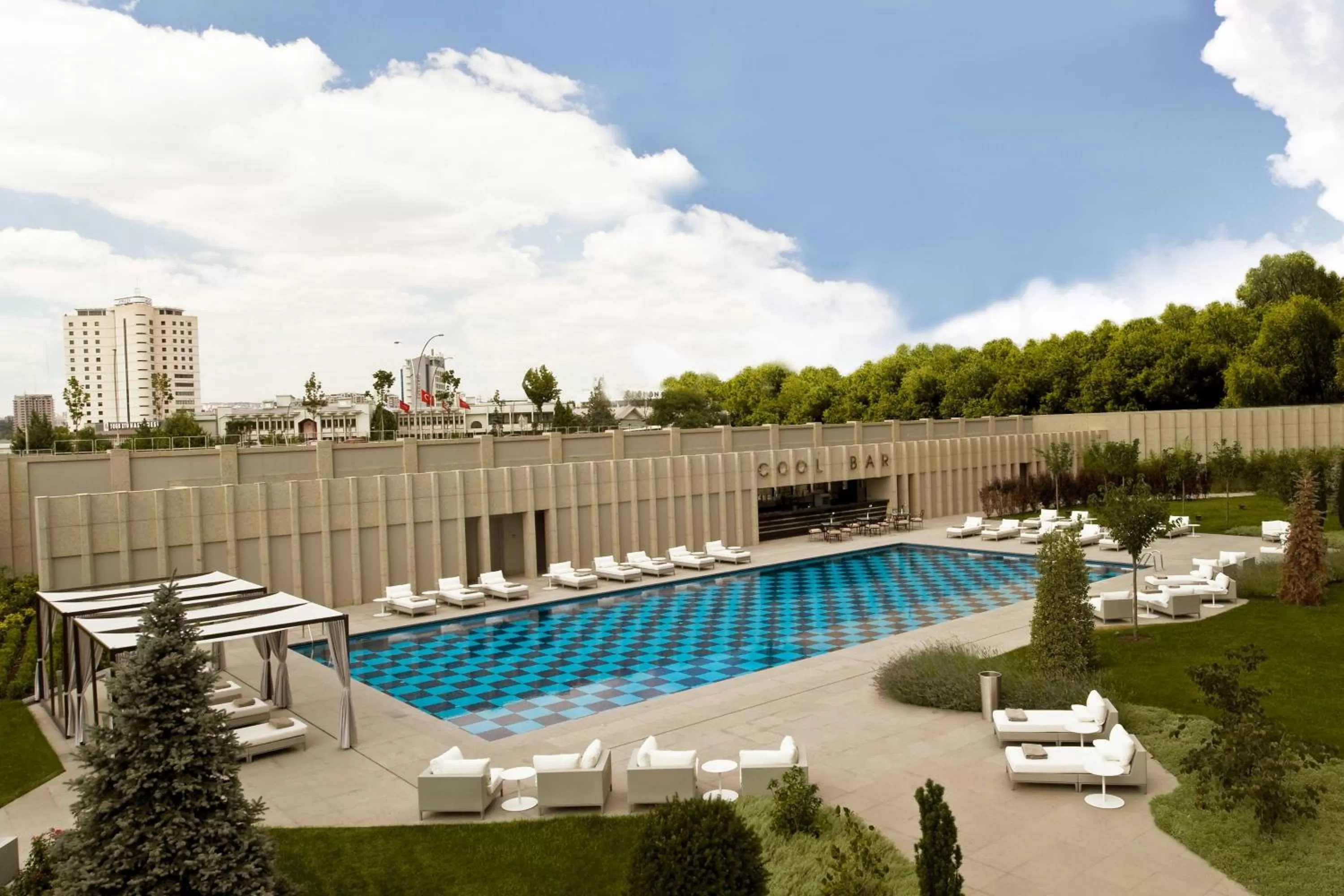 Swimming pool in JW Marriott Hotel Ankara
