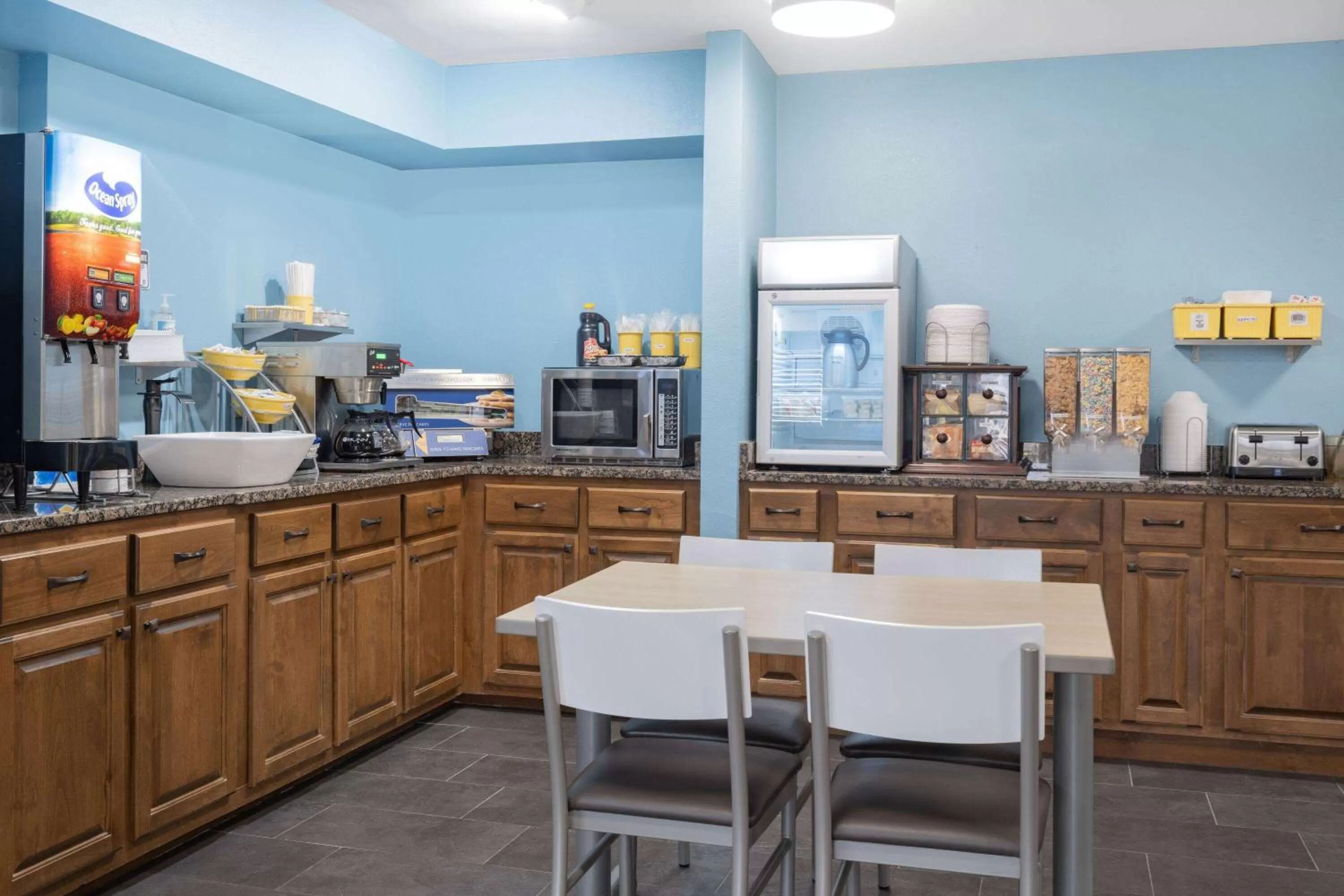 Breakfast in Days Inn by Wyndham Hamilton