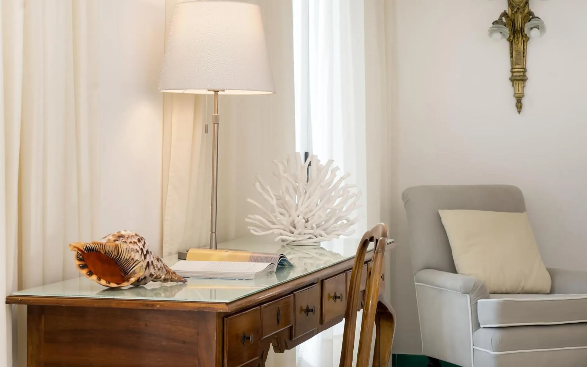 Photo of the whole room in Hotel Belair