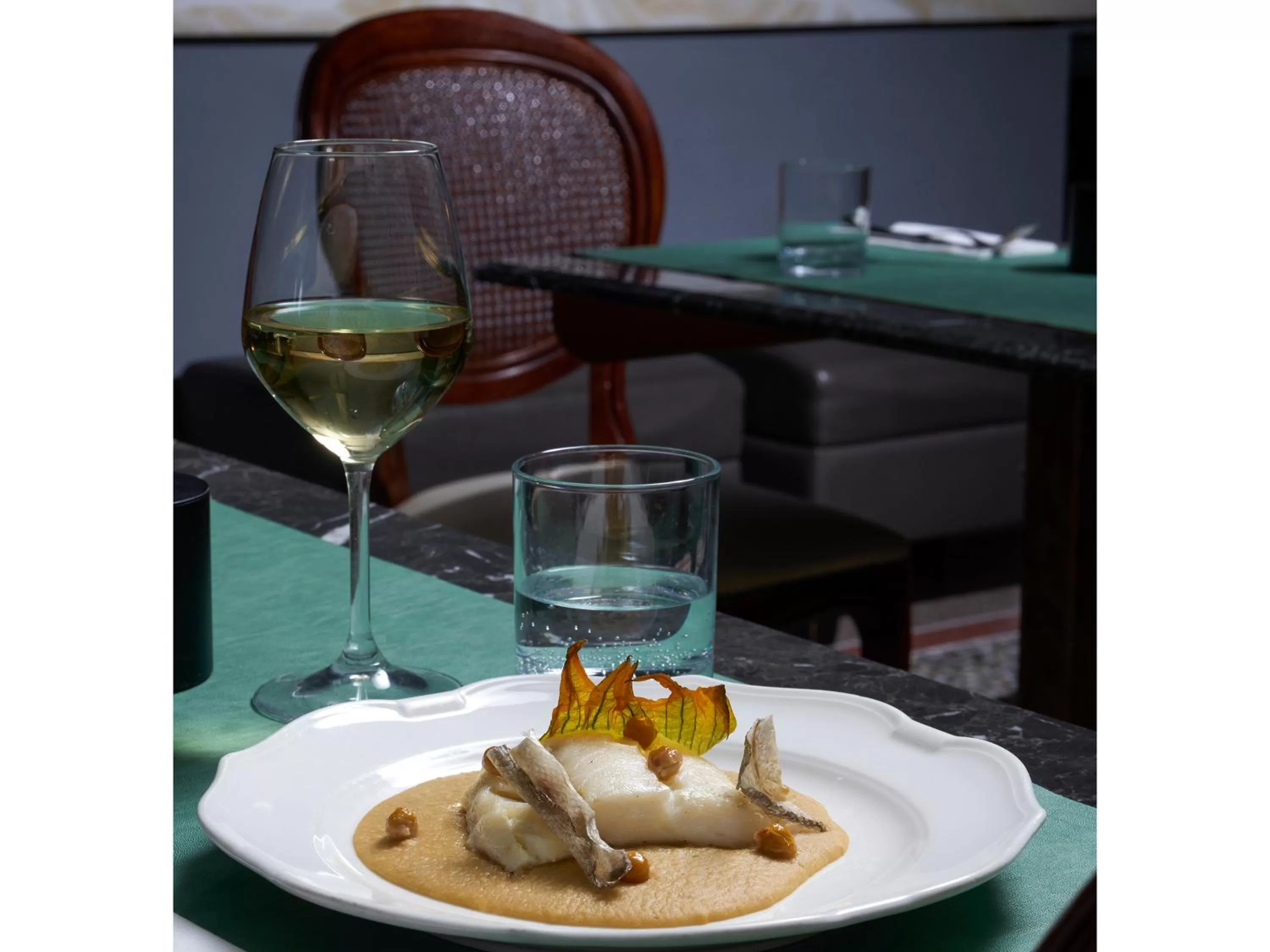 Restaurant/places to eat in Golden Tulip Rome Piram