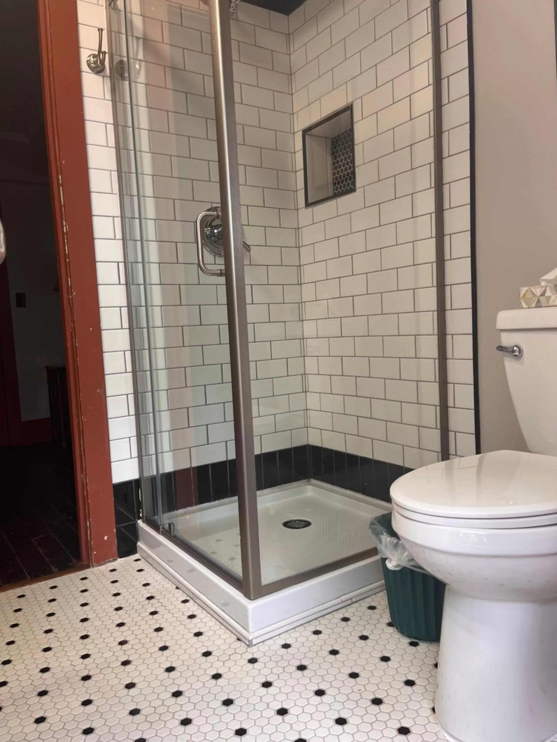 Bathroom in Lakeside Inn