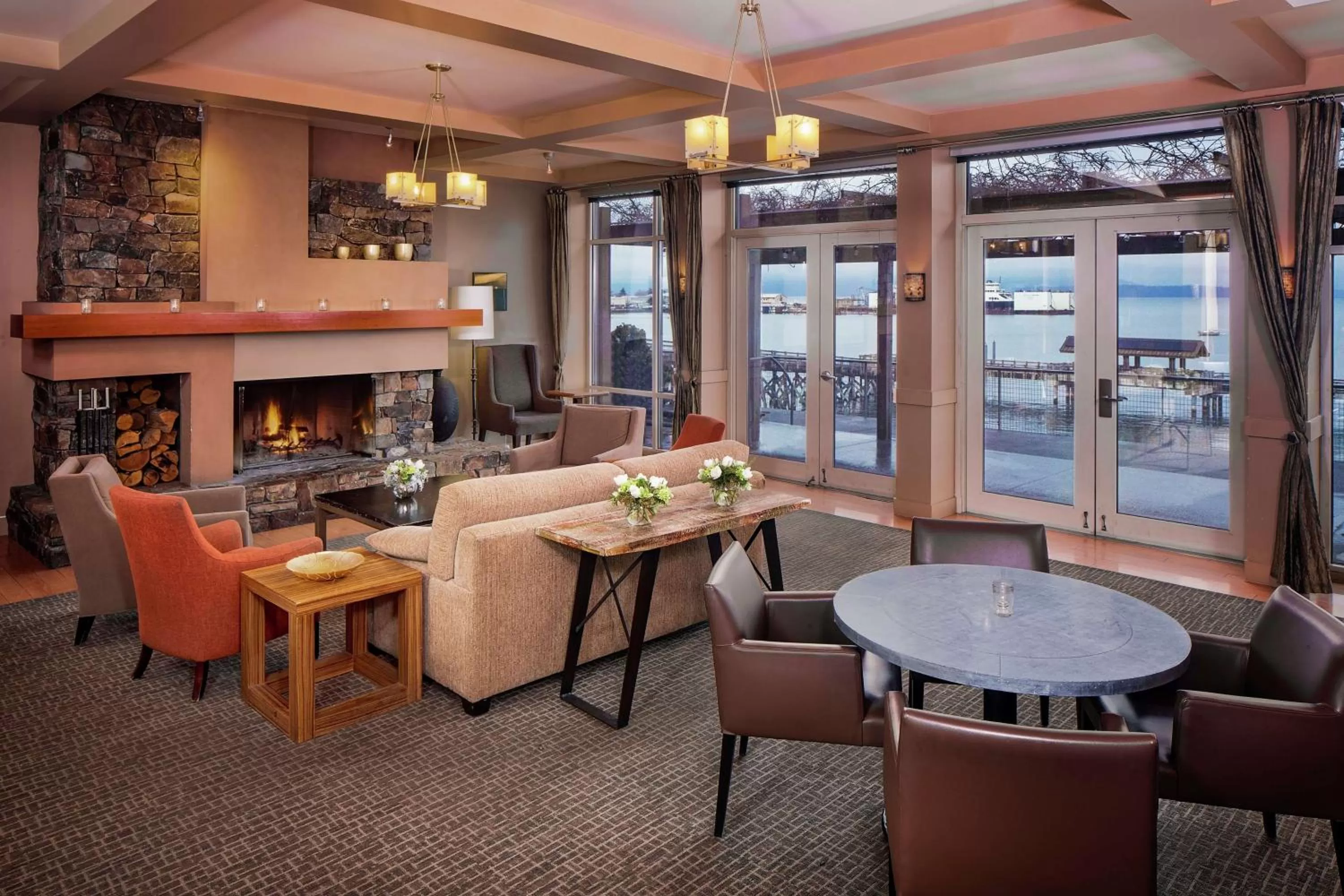 Lobby or reception in Chrysalis Inn & Spa Bellingham, Curio Collection by Hilton