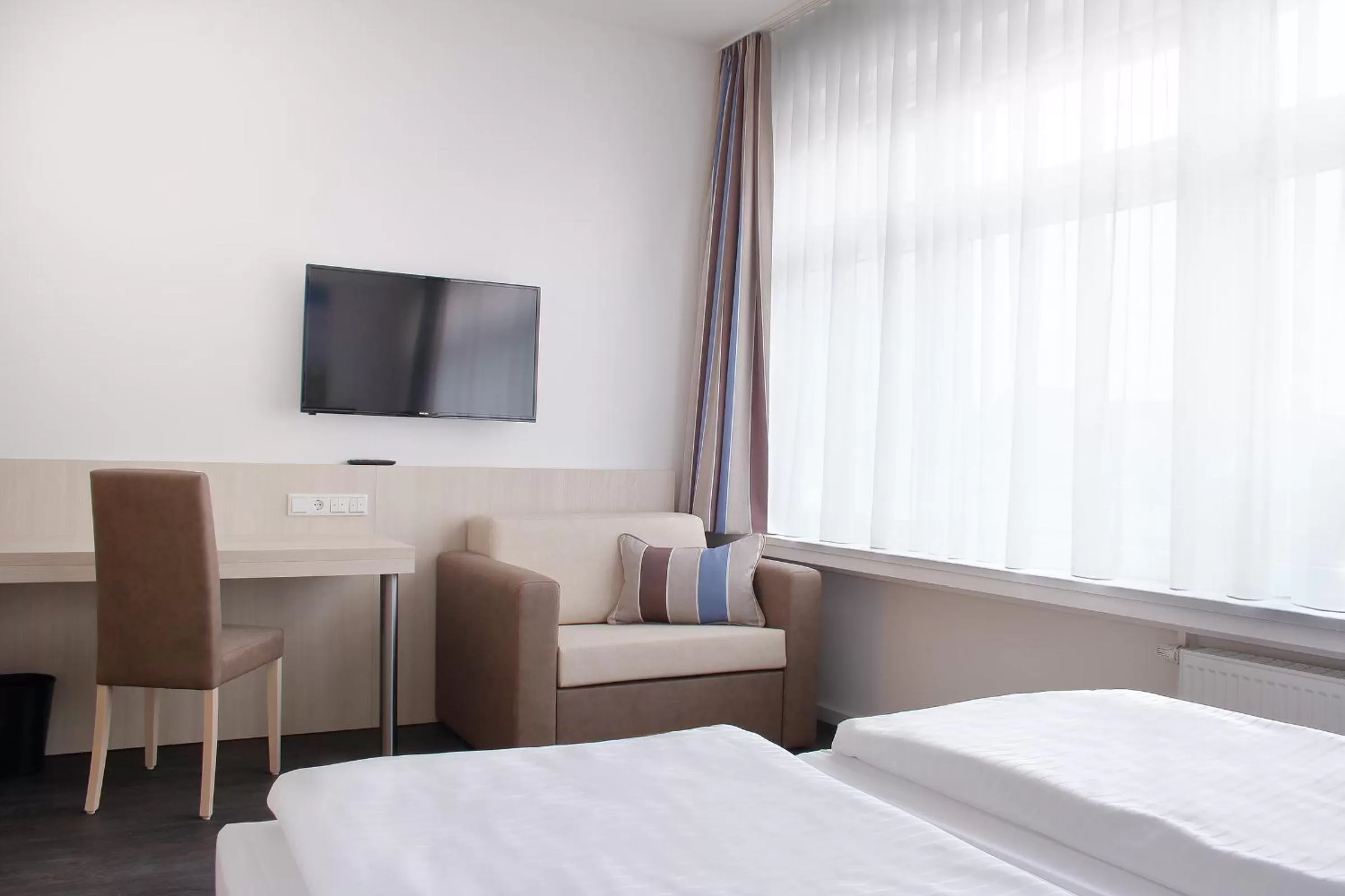 Bedroom, Bed in Viva Hotel Lübeck