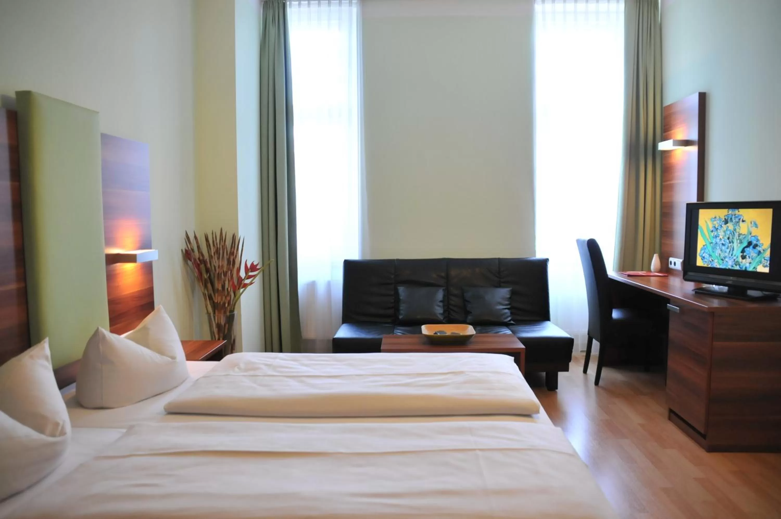 Photo of the whole room, Bed in Arthotel Munich