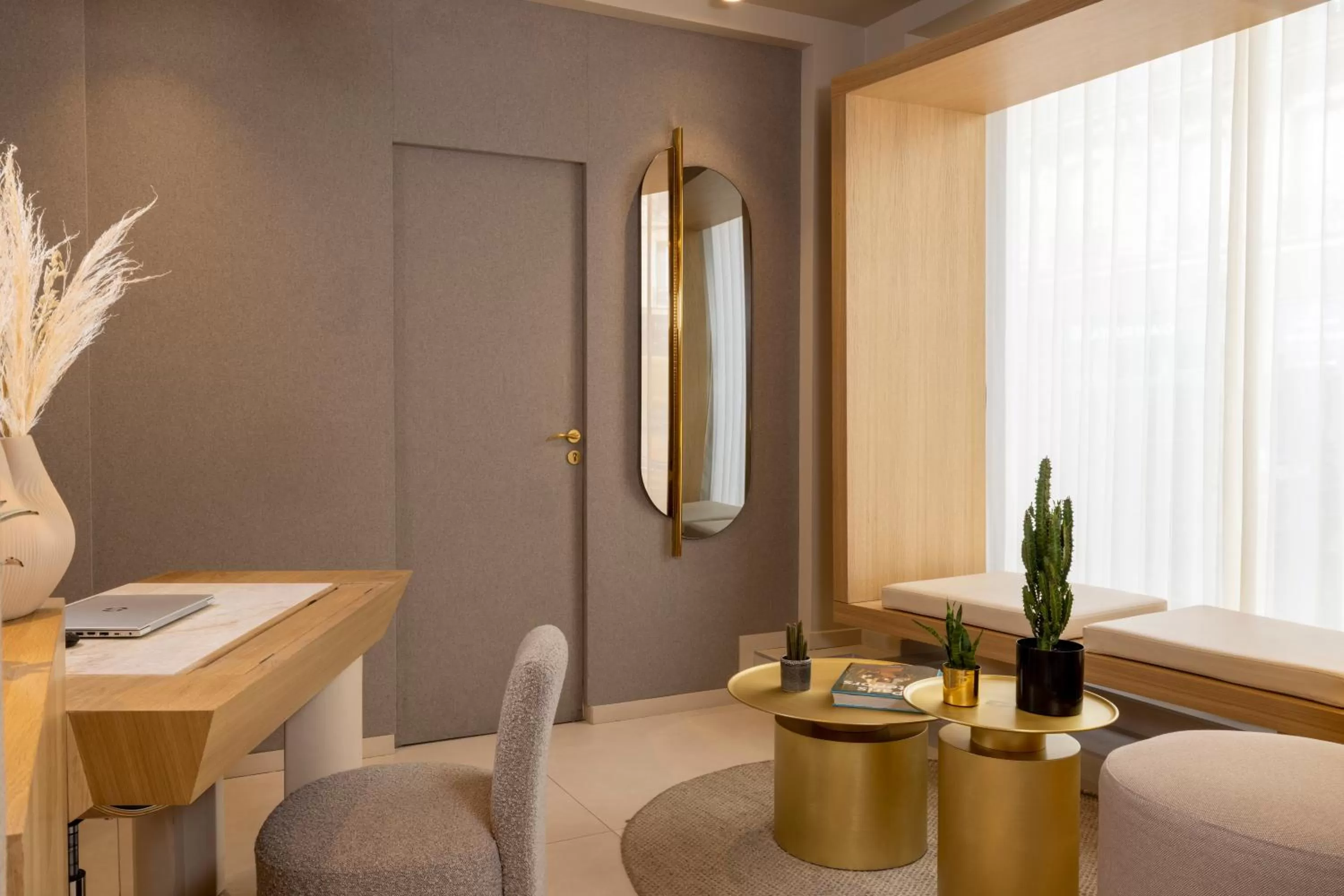 Lobby or reception in Hôtel Beige