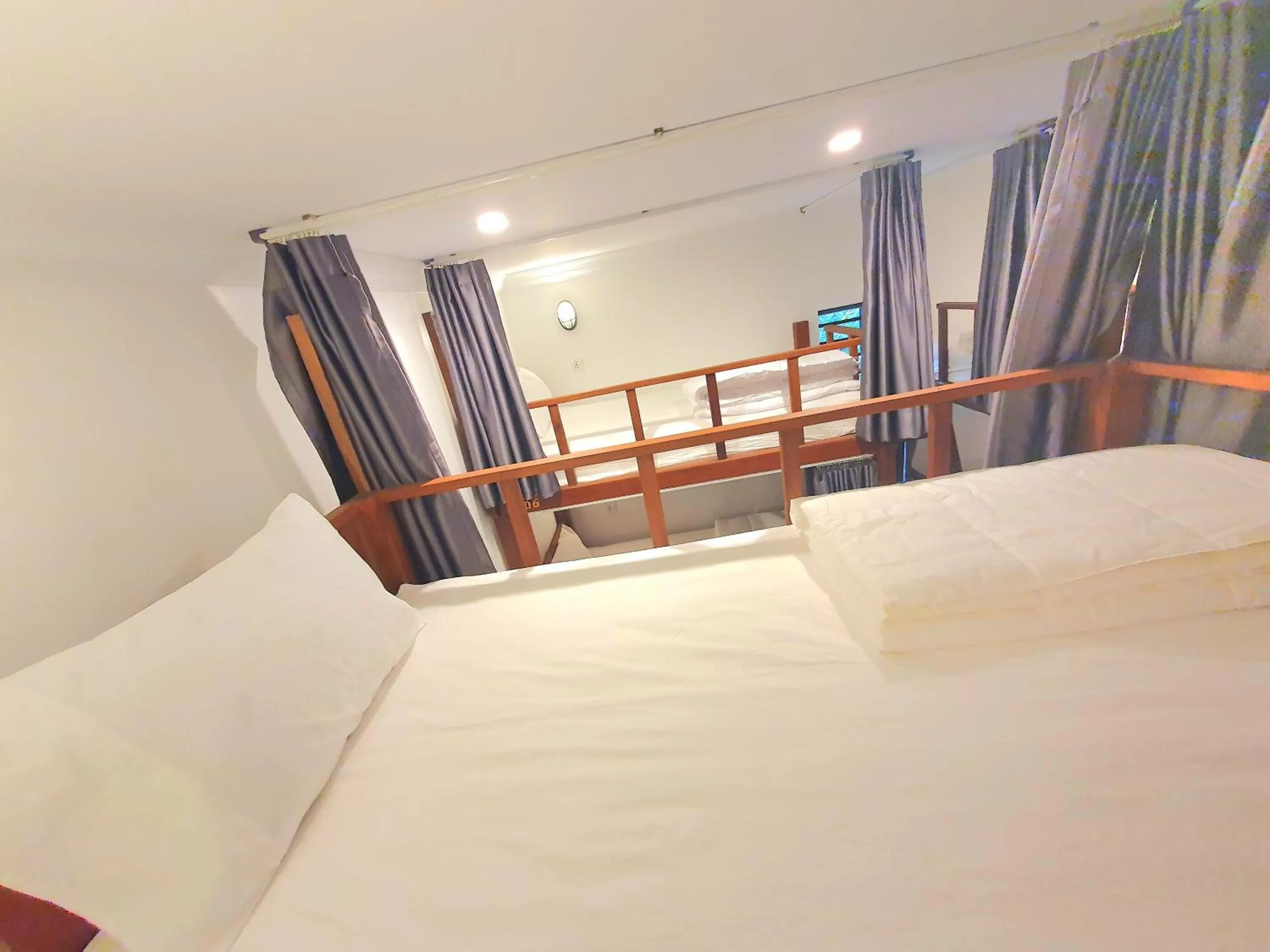 Bed in Long Night Siem Reap Hotel