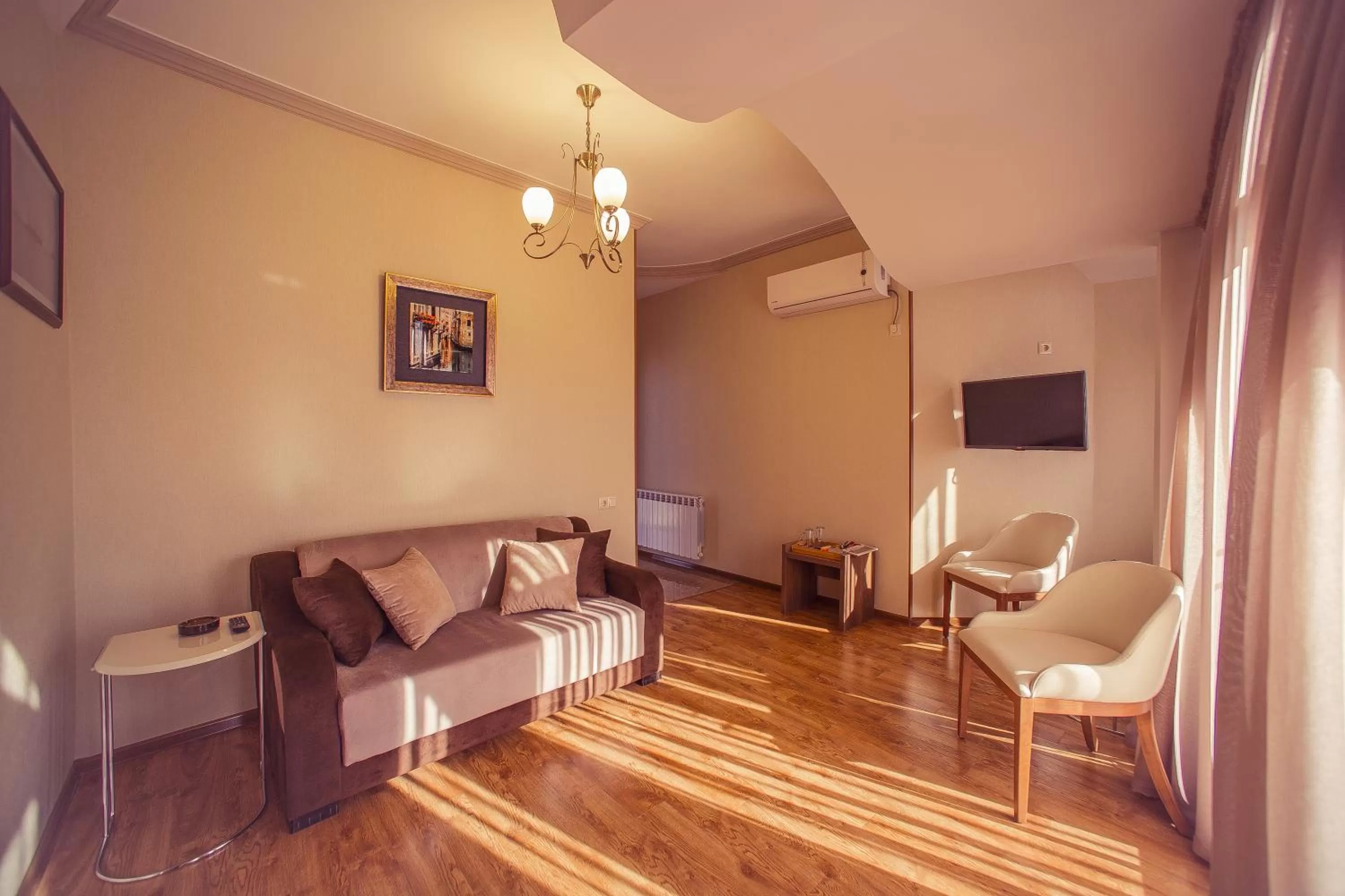 Seating area in Royal Venezia Hotel