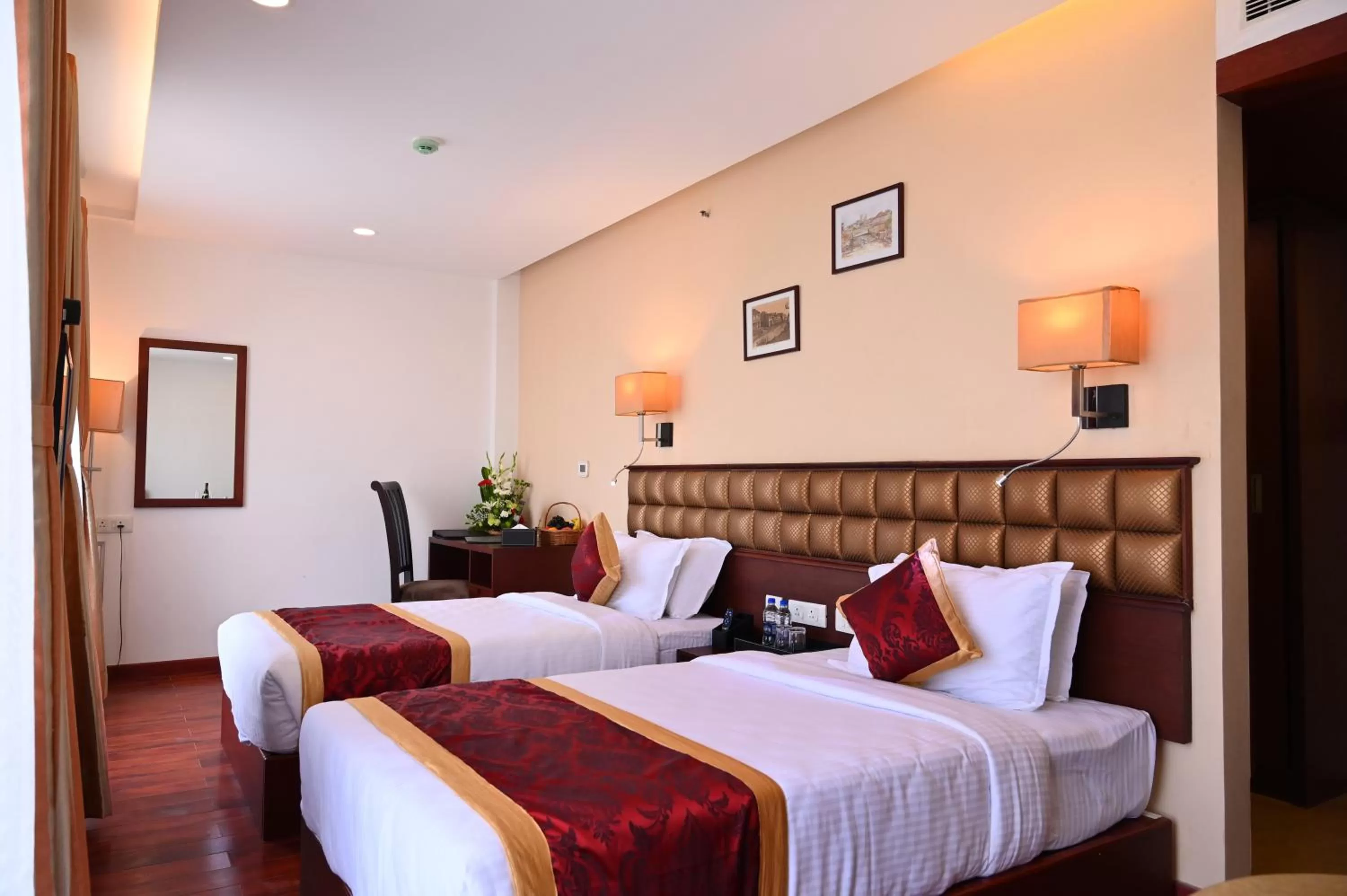 Bed in Raaj Bhaavan Clarks Inn Chennai