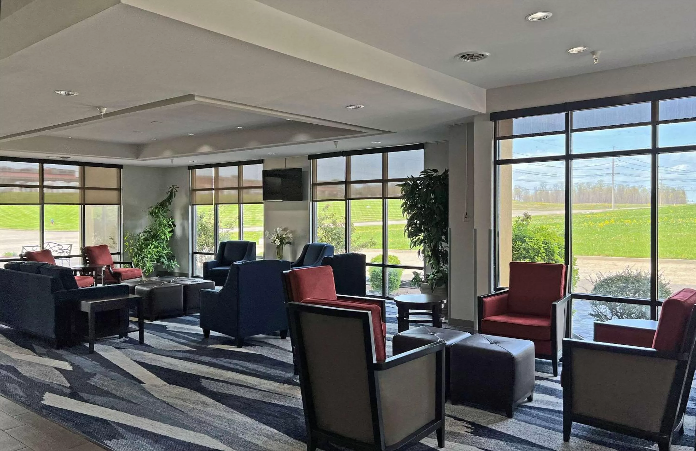 Lobby or reception in Comfort Suites Jackson-Cape Girardeau