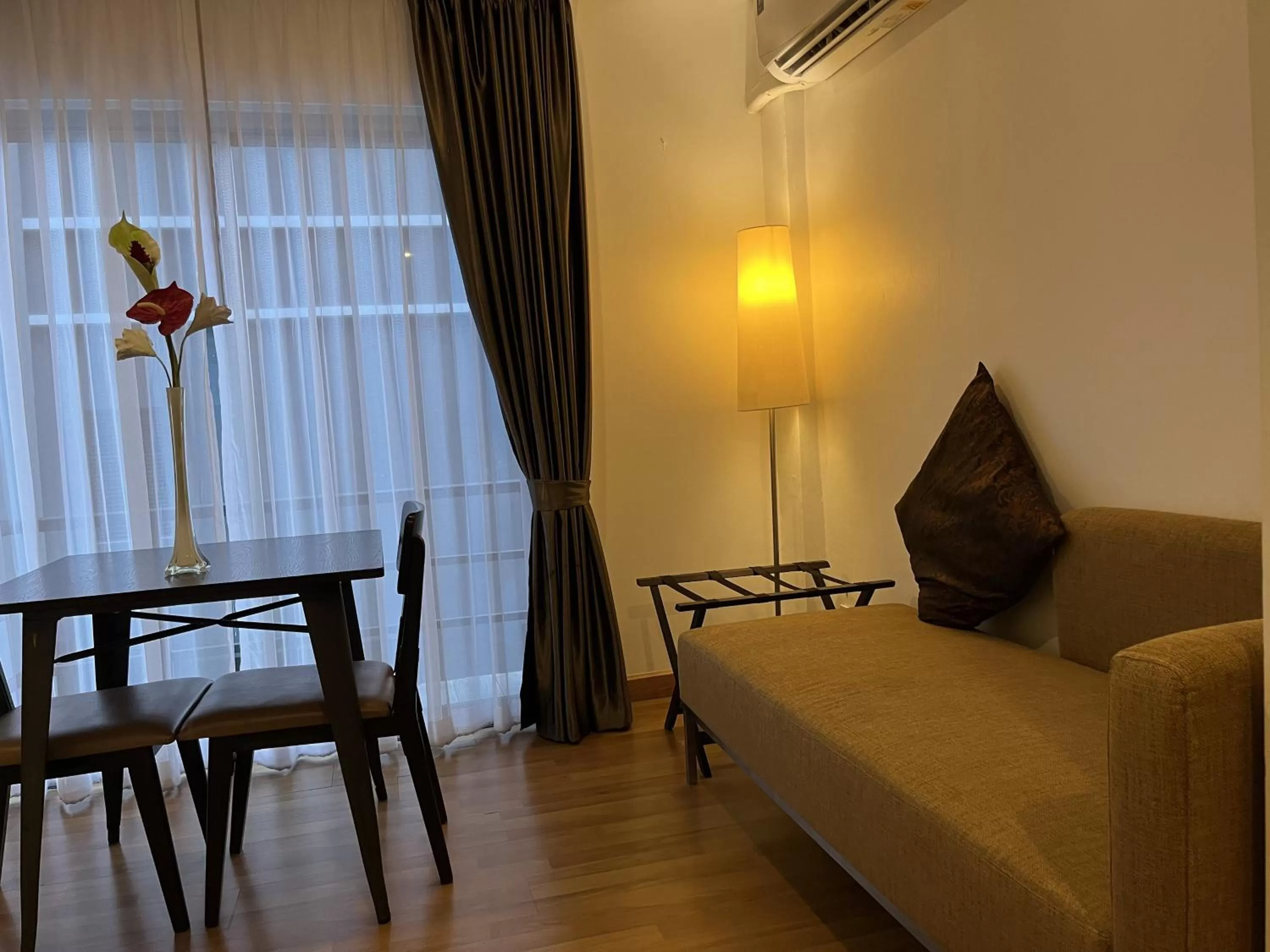 Living room, Bed in The Bedrooms Boutique Hotel Bangkok