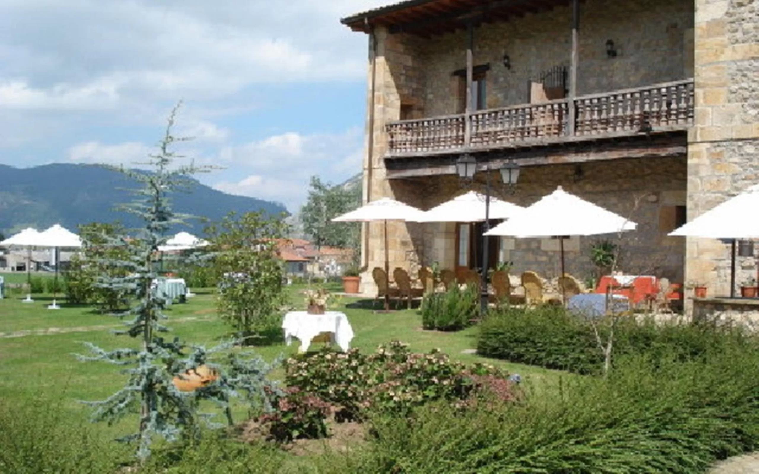 Facade/entrance in Hotel Palacio Garcia Quijano