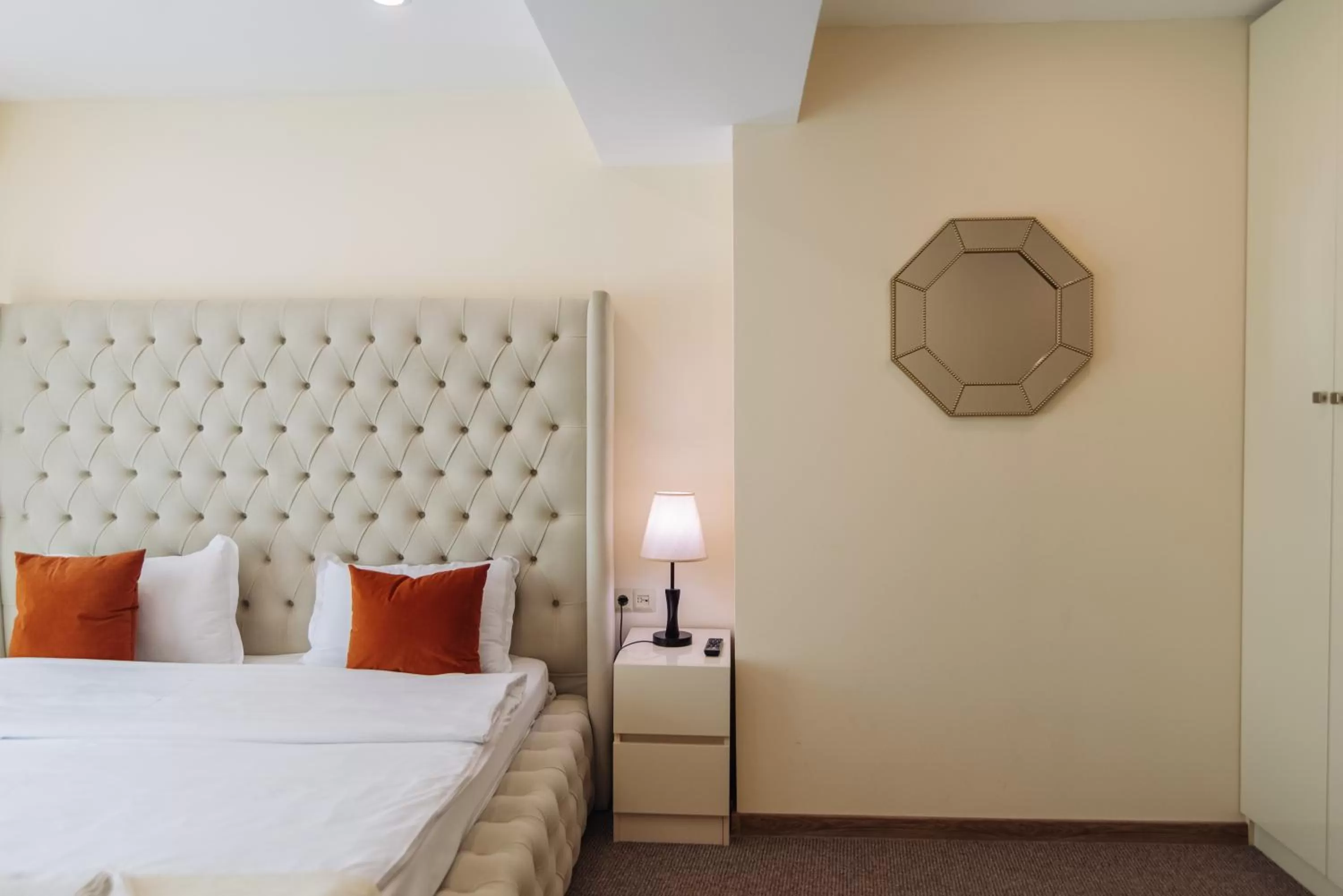 Bed in Royal Plaza Hotel